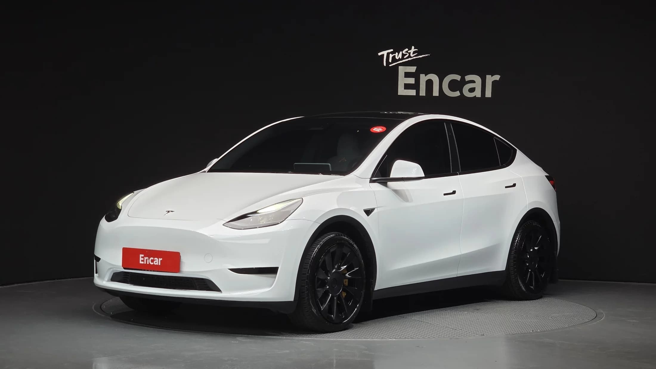 Tesla Model Y RWD, электромобиль, 2023 г. 14681 км.