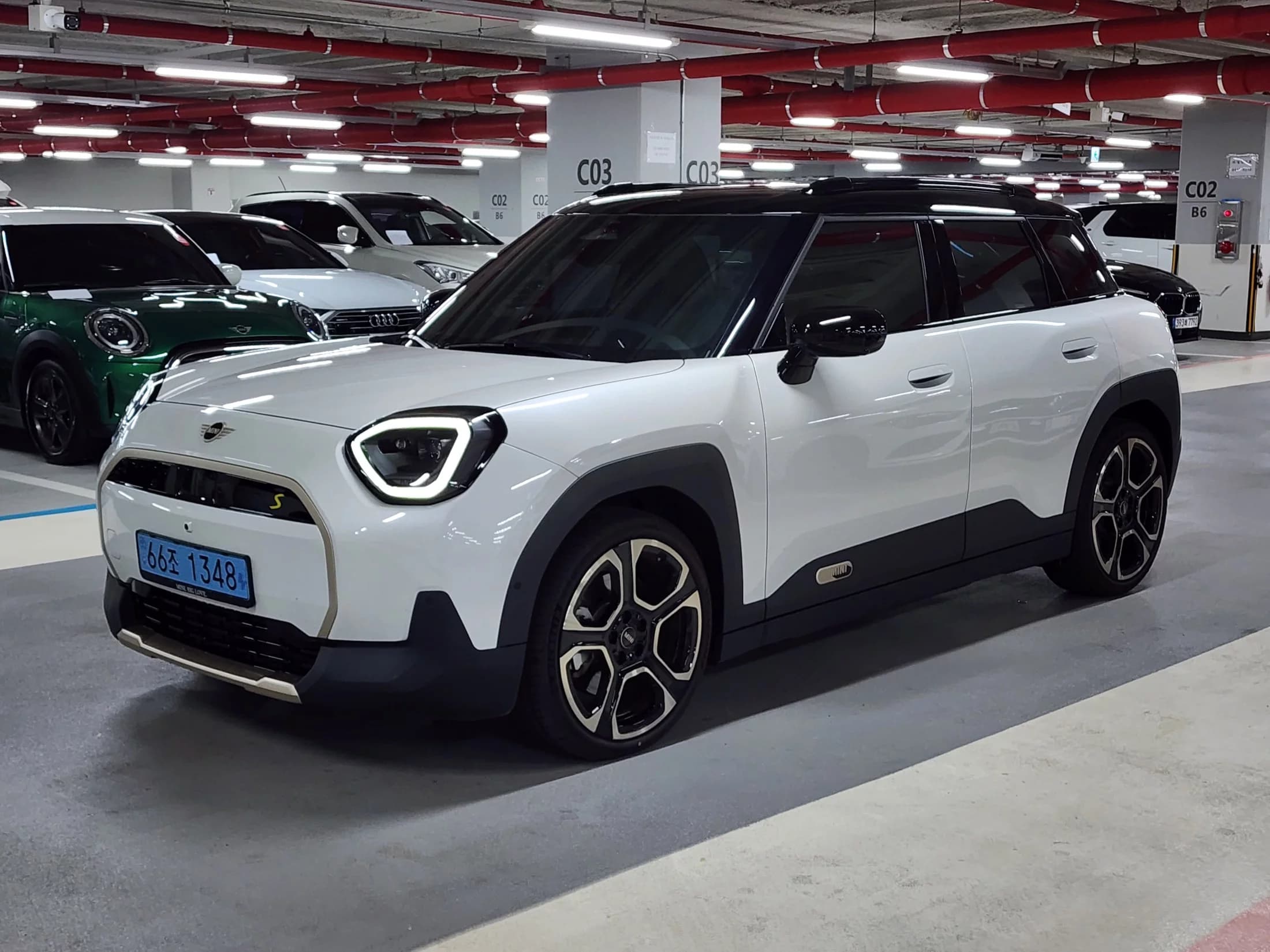MINI Aceman SE Favoured, электромобиль, 2025 г. 5513 км.