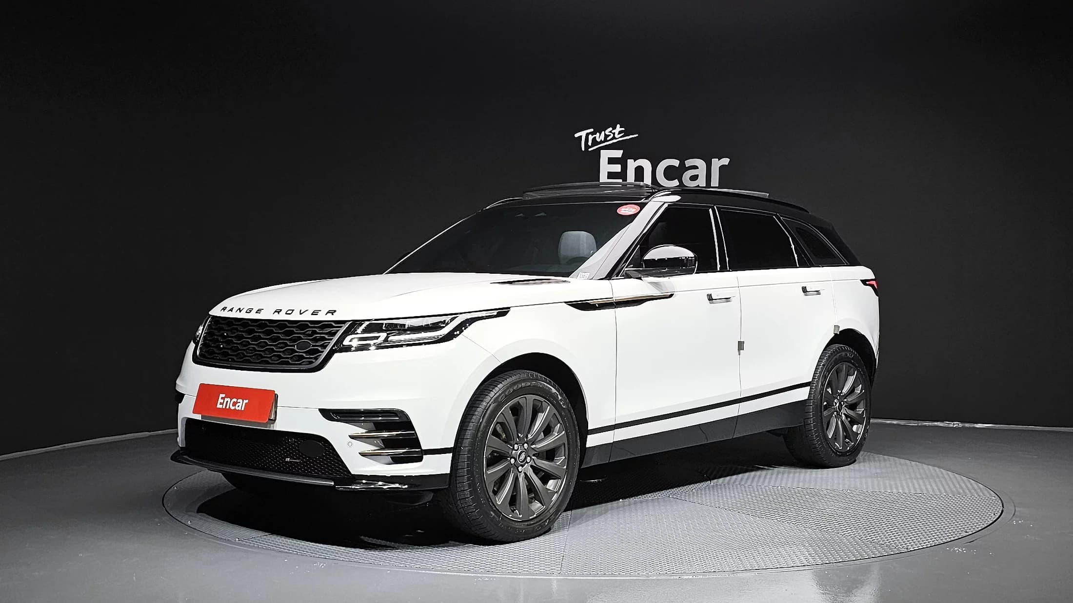 Land Rover RANGE ROVER VELAR 2.0 P250 R-Dynamic SE, 2023 г. 66938 км.
