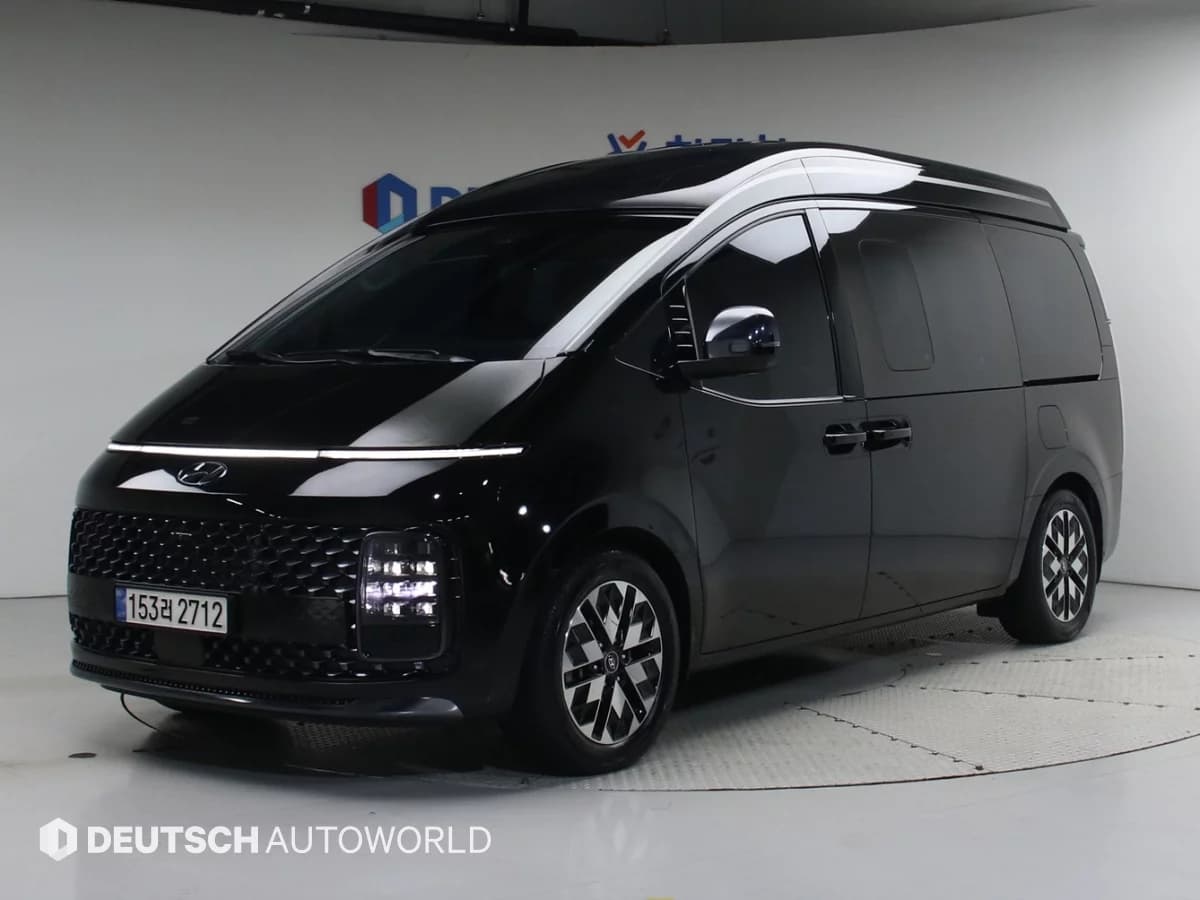 Hyundai Staria 4WD Lounge 7-Seater Limousine, 2024 г. 73449 км.