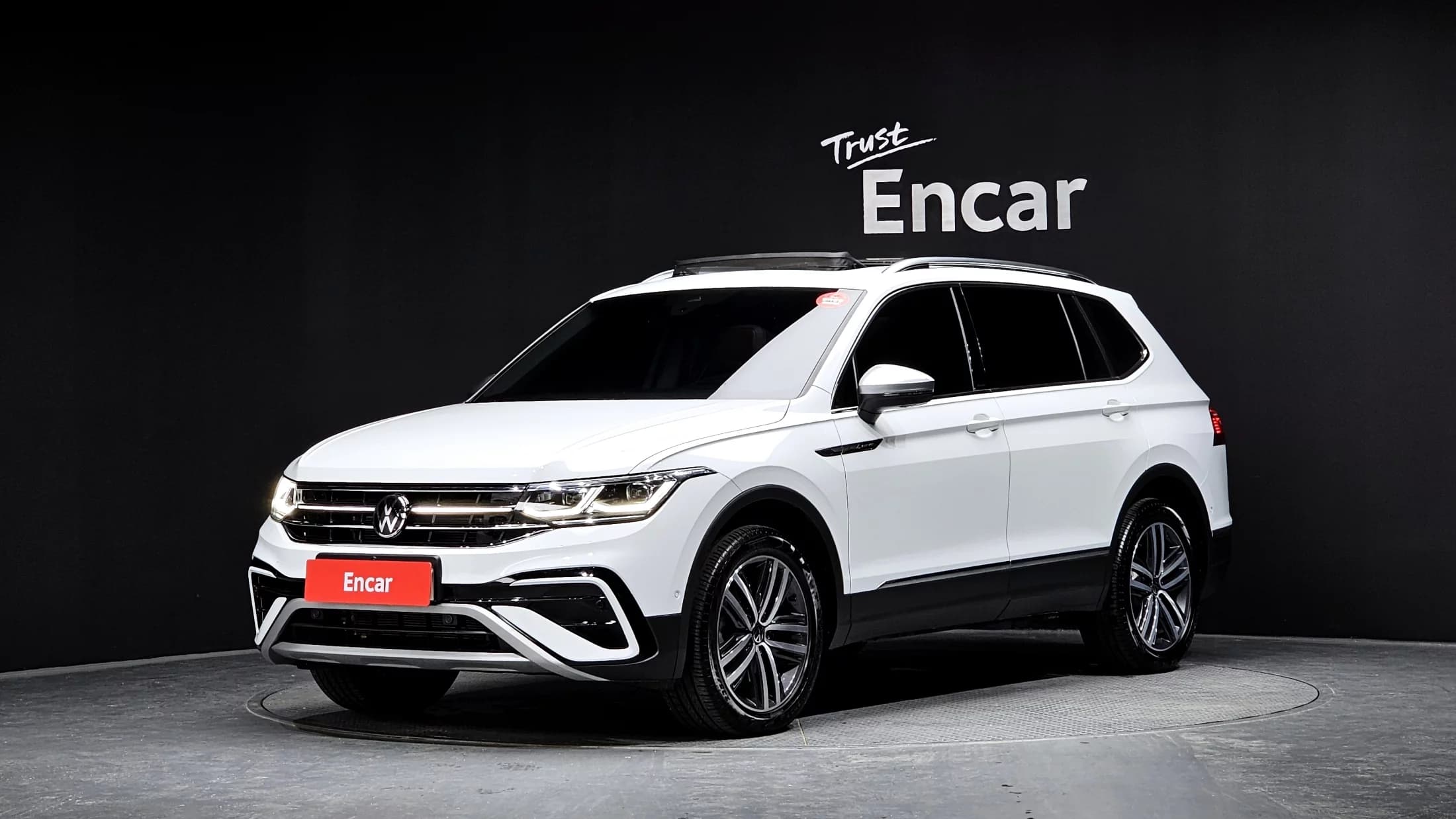 Volkswagen TIGUAN 2.0 TSI Prestige, 2023 г. 19877 км.