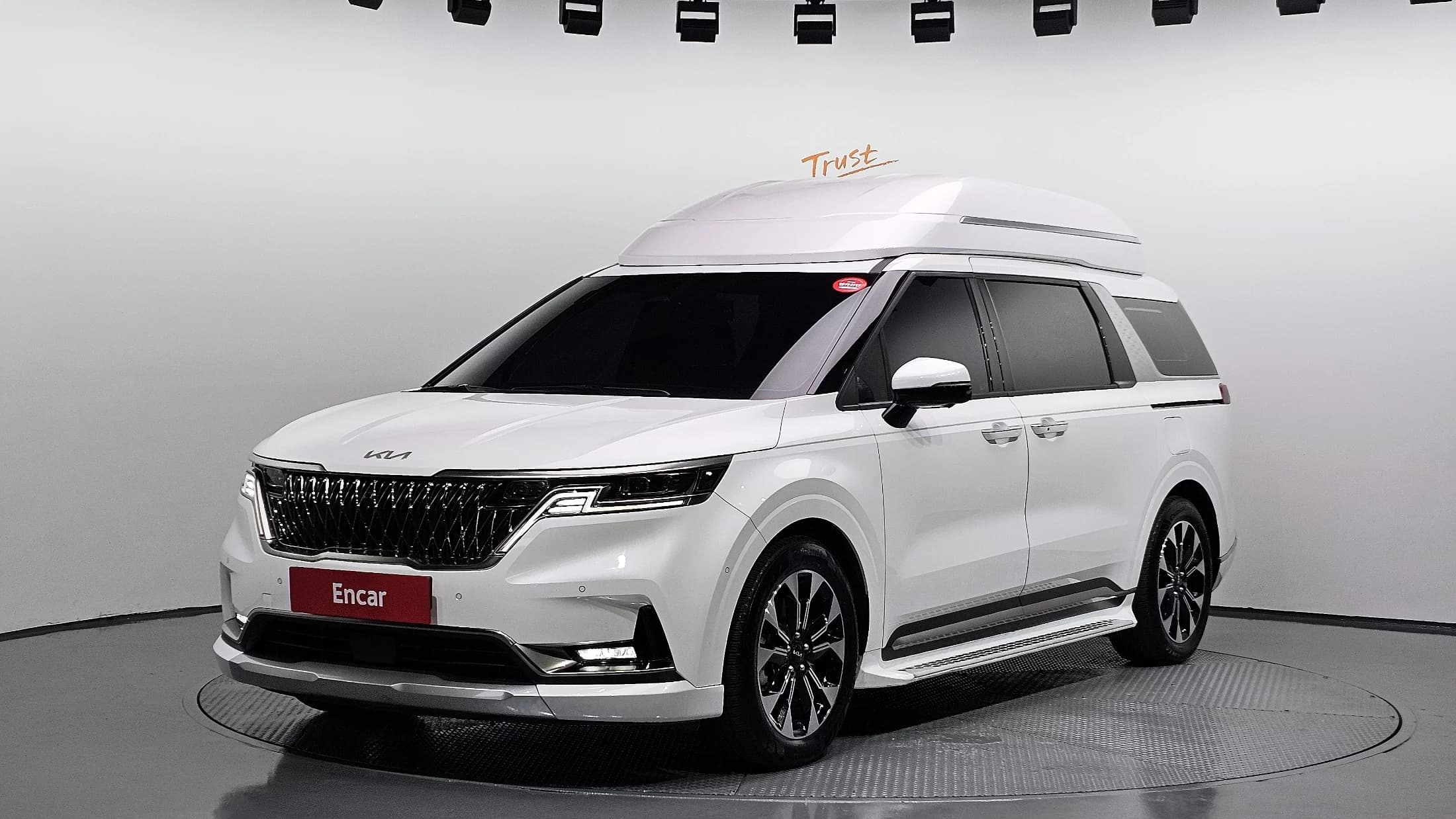 Kia Carnival Gasoline 9-Seater Hi-Limousine Signature, 2023 г. 40832 км.