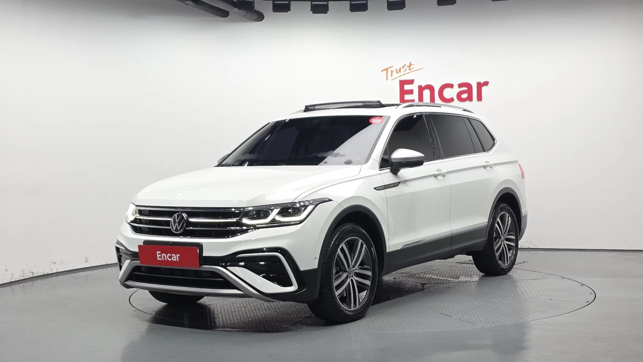 Volkswagen TIGUAN 2.0 TSI Prestige, 2023 г. 15521 км.