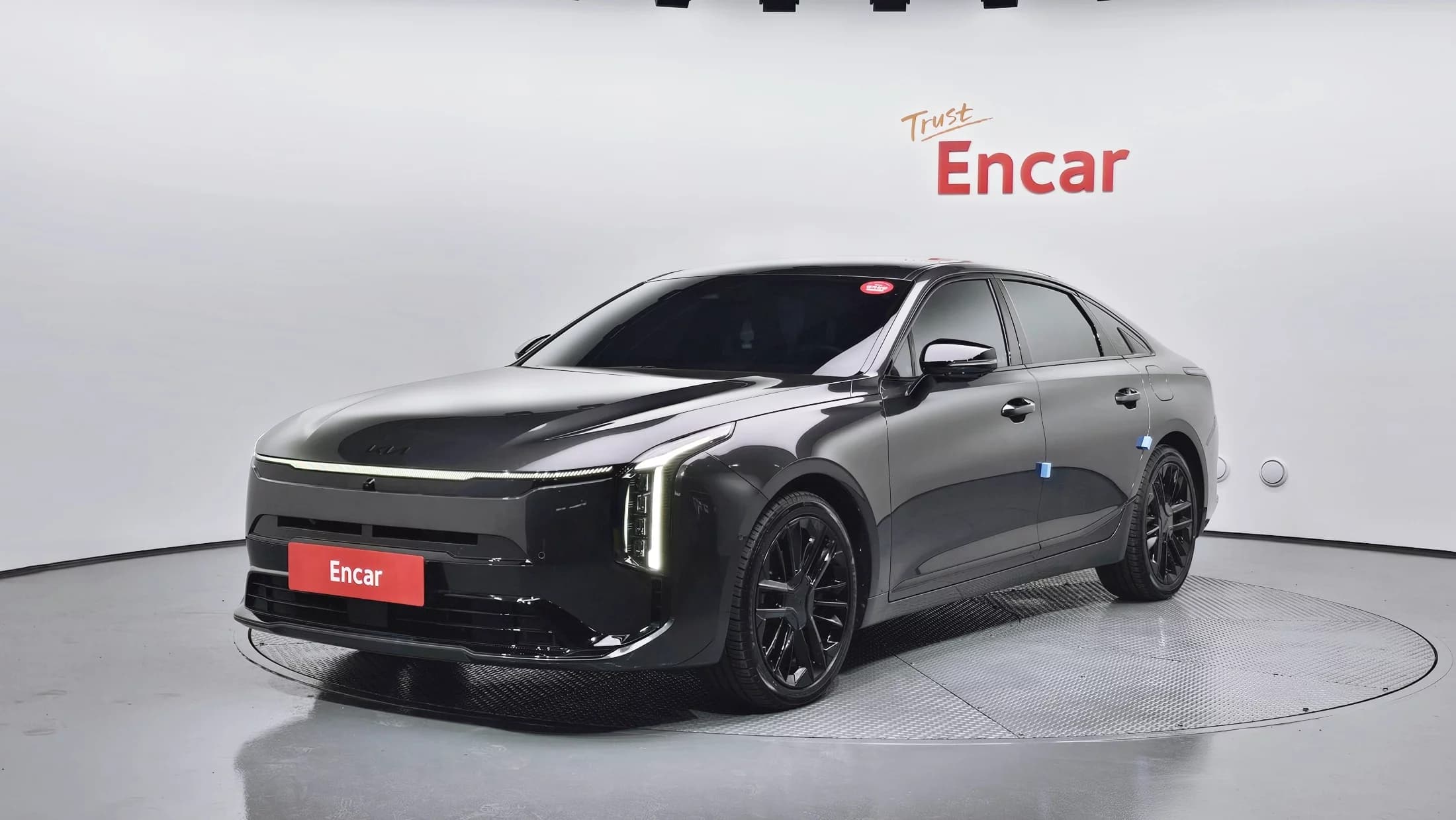 Kia K8 Signature Black, гибрид, 2025 г. 9367 км.