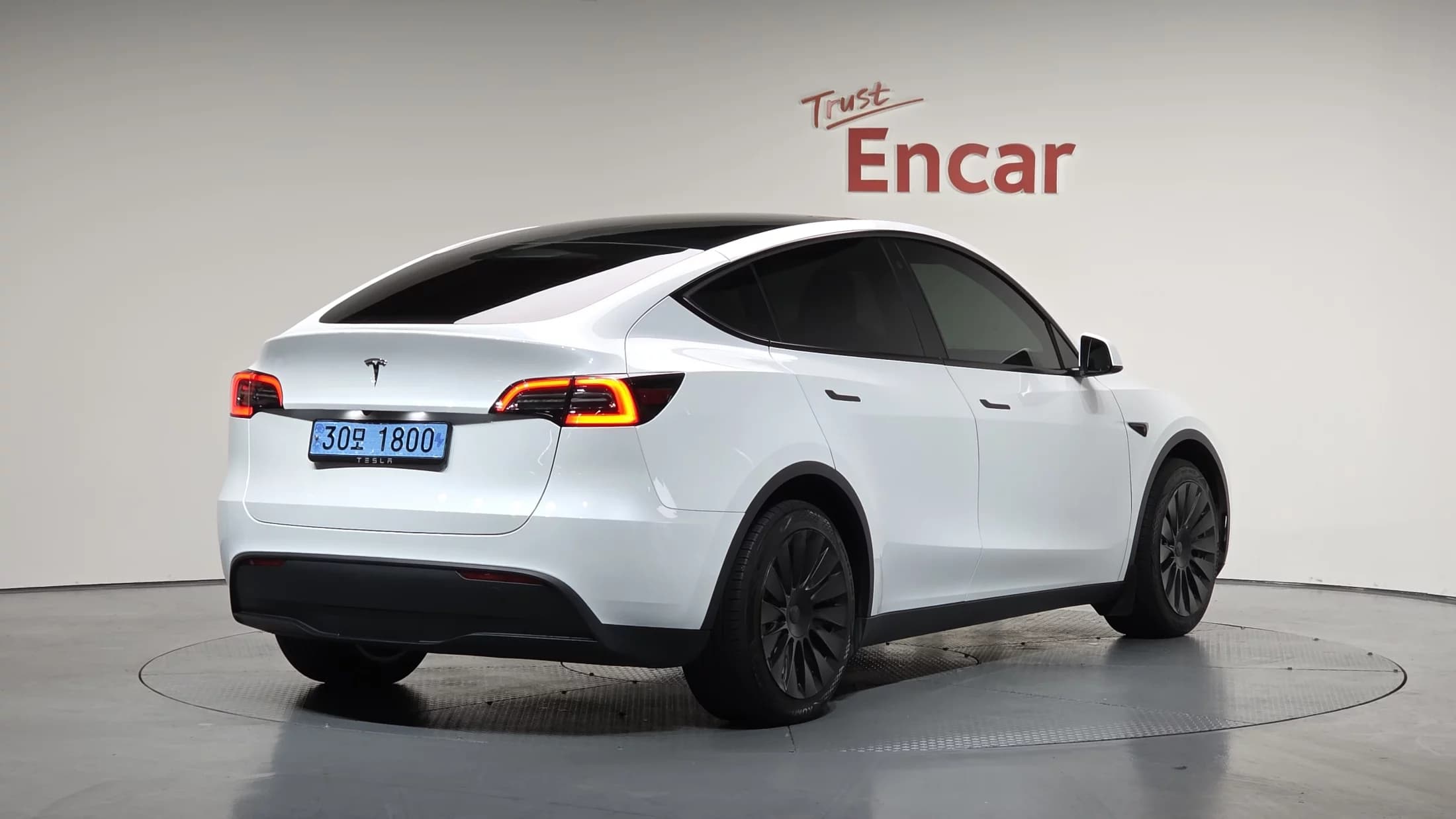 Tesla Model Y RWD, электромобиль, 2024 г. 25991 км.
