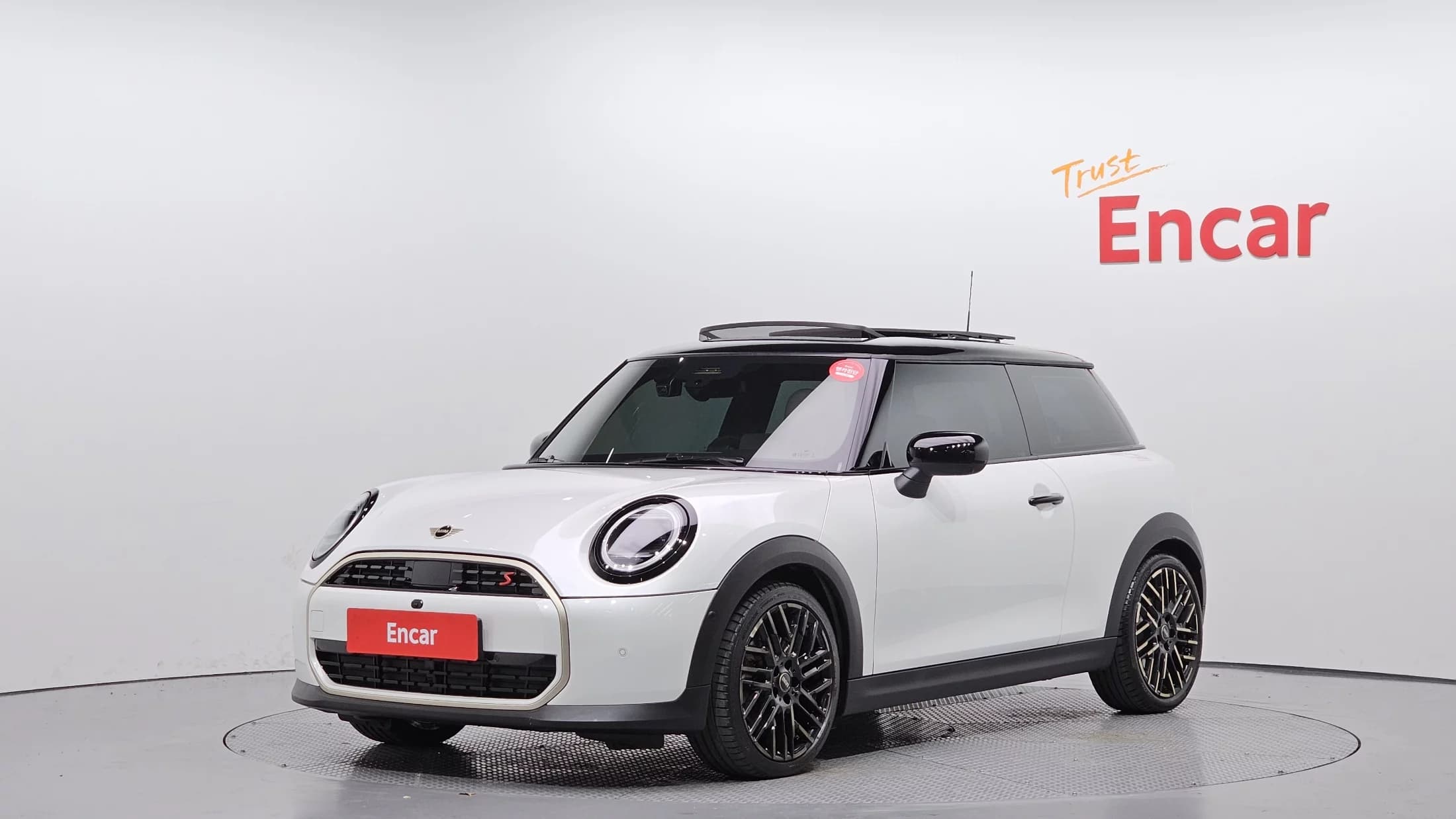 MINI Cooper Favoured 4th, 2025 г. 12840 км.