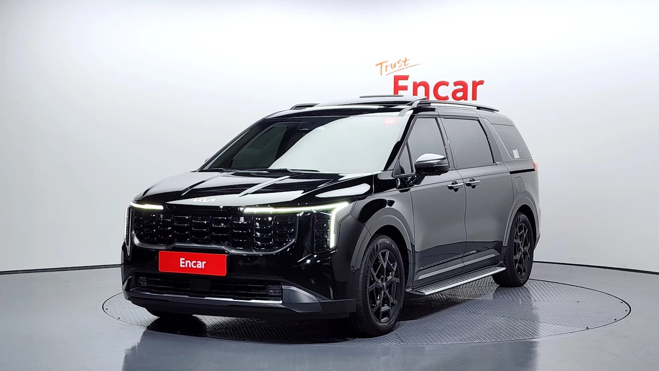 Kia Carnival HEV 9seater Gravity, гибрид, 2024 г. 21523 км.
