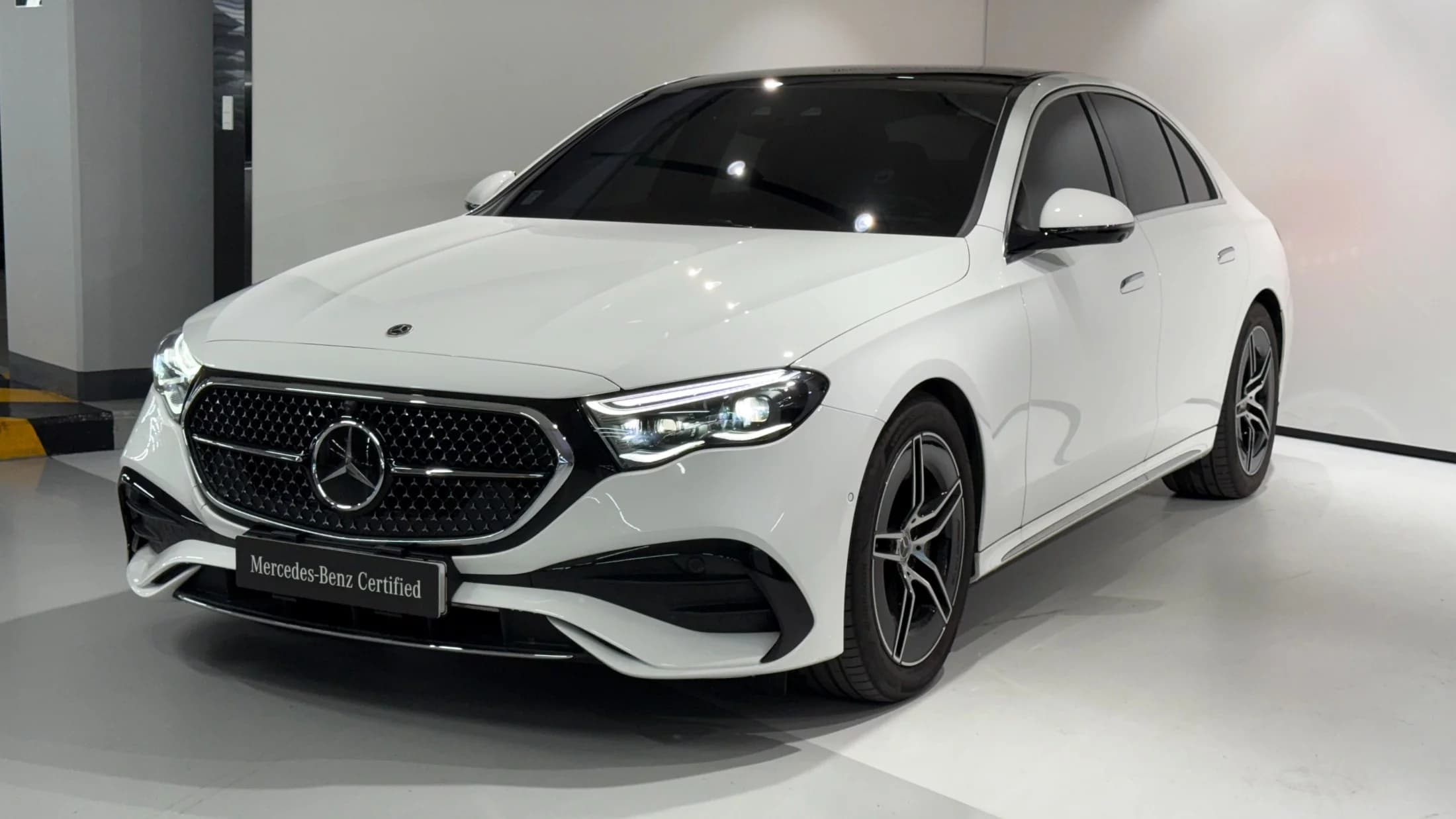 Mercedes-Benz E-Class E300 4MATIC AMG Line, 2024 г. 11954 км.