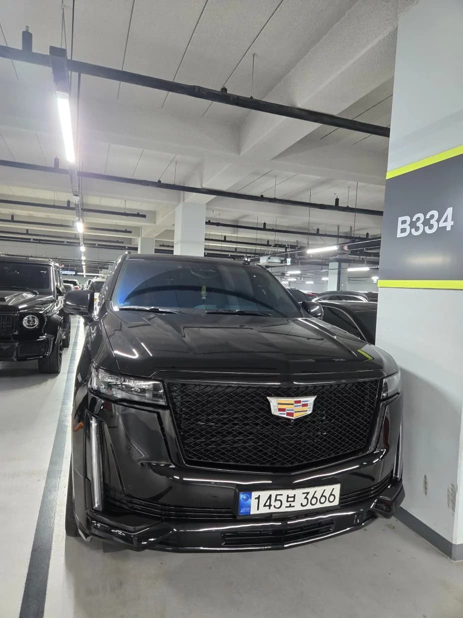 Cadillac Escalade 6.2 ESV ESV Sports Platinum, 2023 г. 51616 км.