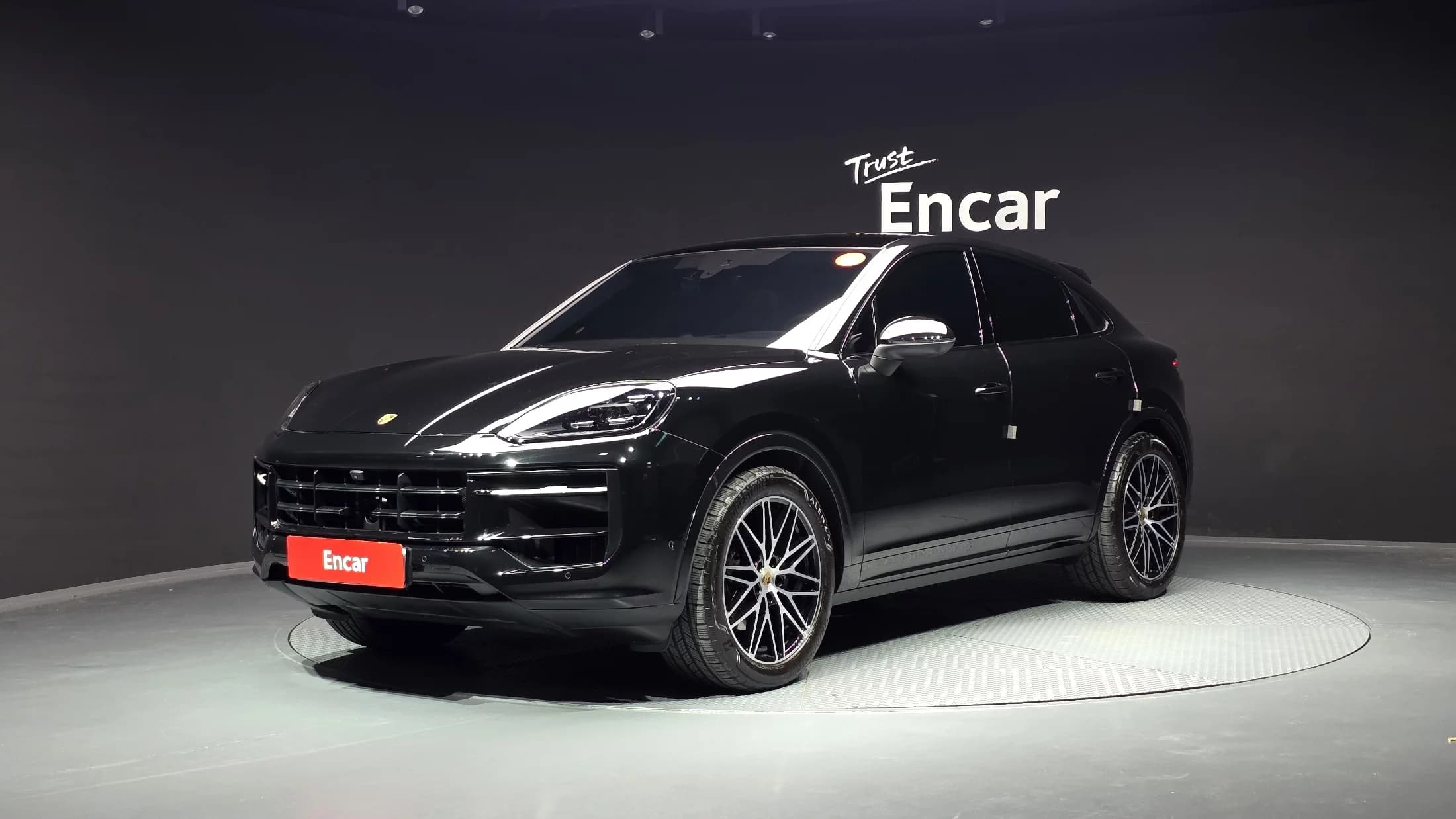 Porsche CAYENNE 3.0 Coupe, 2024 г. 9640 км.