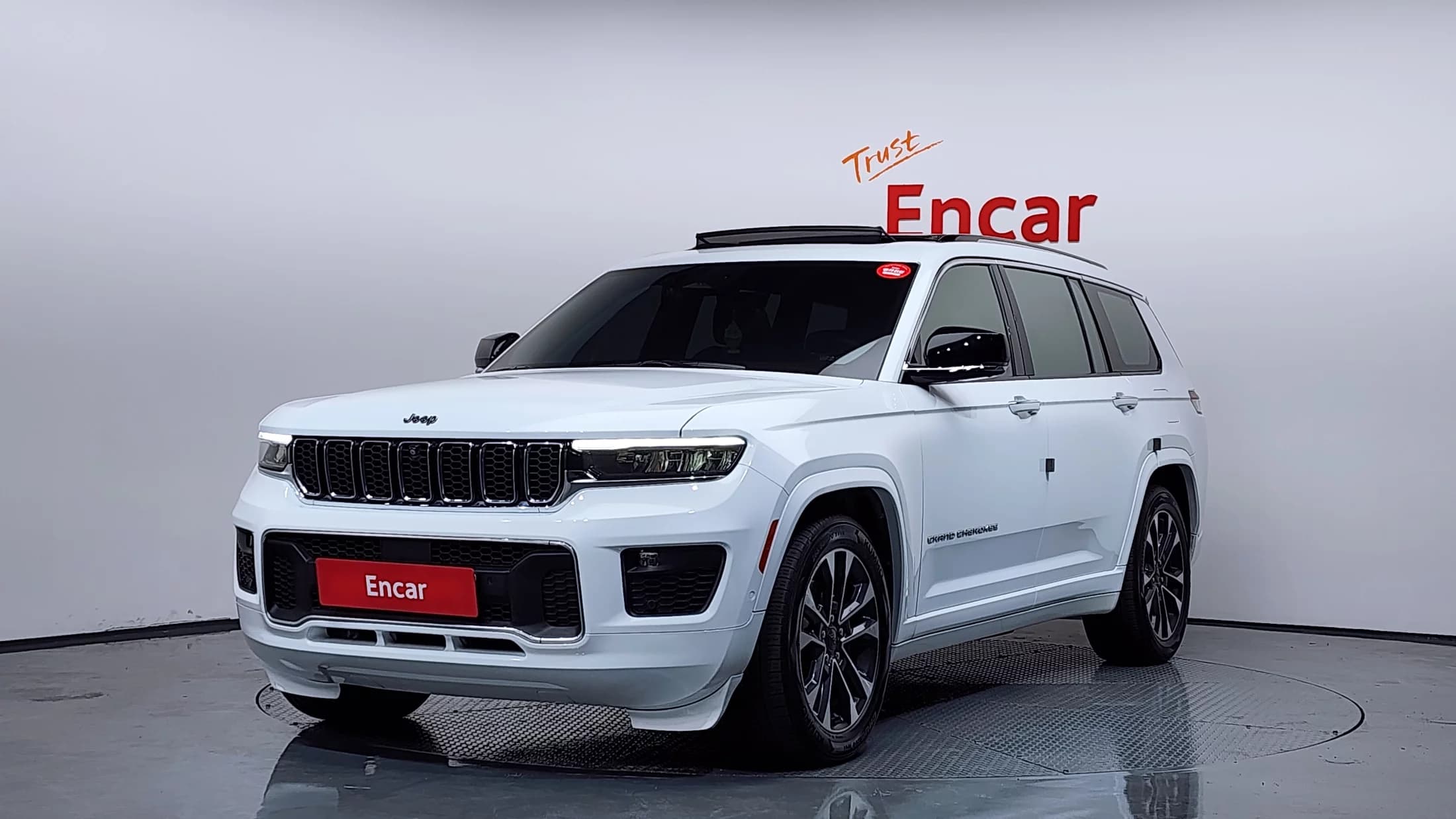Jeep Grand Cherokee 3.6 Overland WK2, 2021 г. 73183 км.