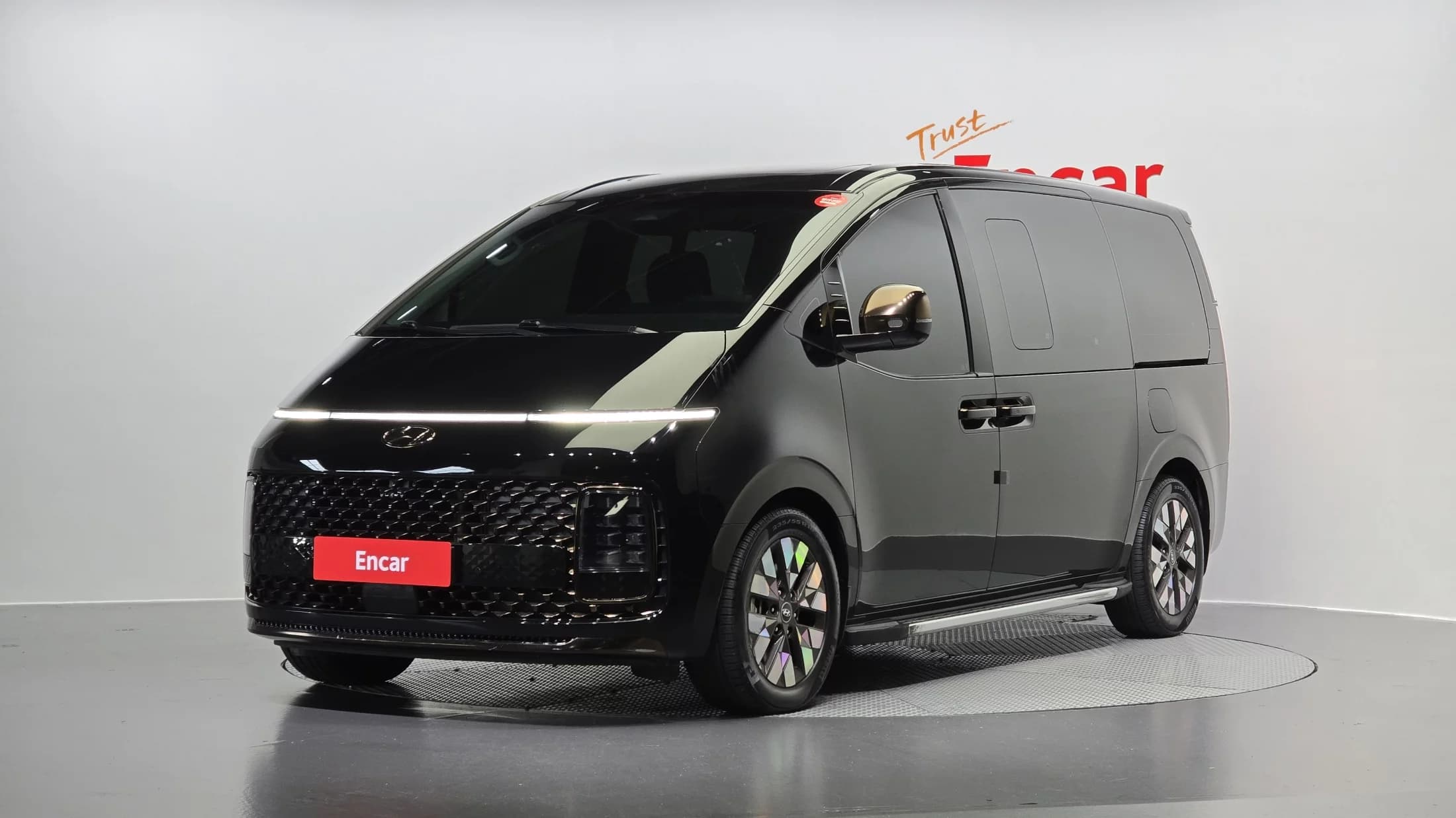 Hyundai Staria 4WD Lounge 7-Seater Inspiration, 2023 г. 251699 км.