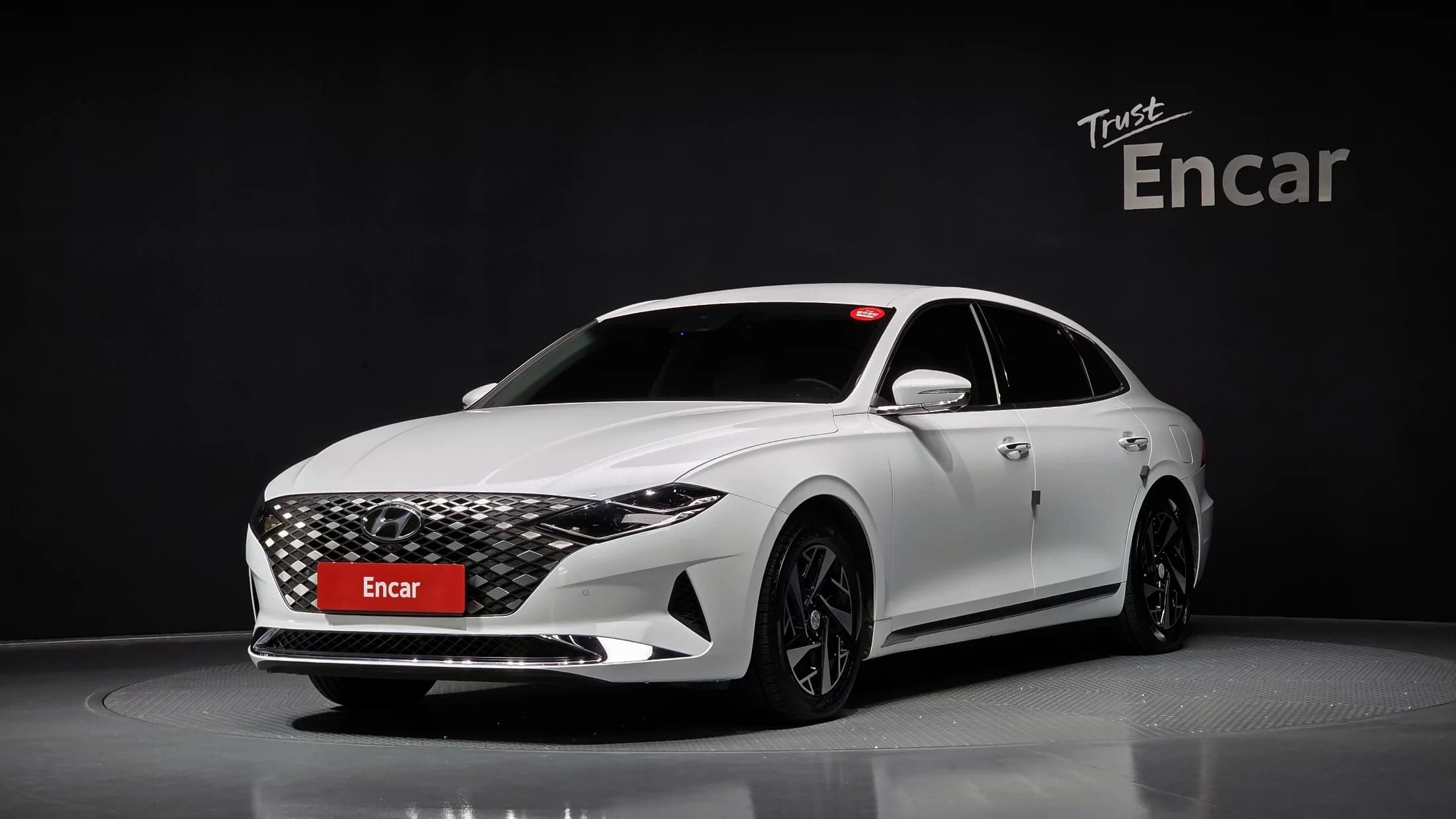 Hyundai Grandeur Le Blanc, гибрид, 2021 г. 55196 км.
