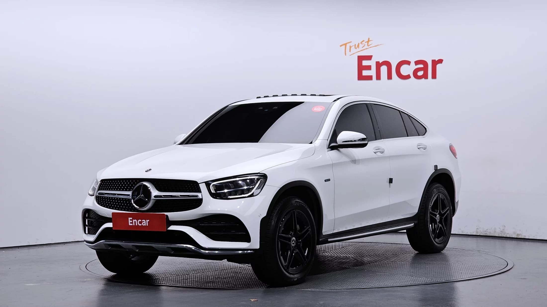 Mercedes-Benz GLC-Class GLC300e 4MATIC Coupe, гибрид, 2021 г. 108979 км.