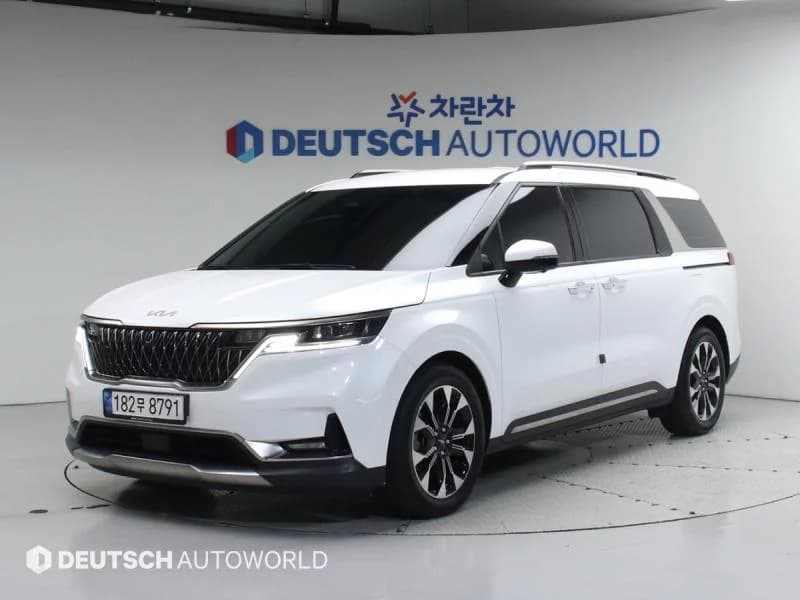 Kia Carnival 9-Seater Signature, 2023 г. 96911 км.