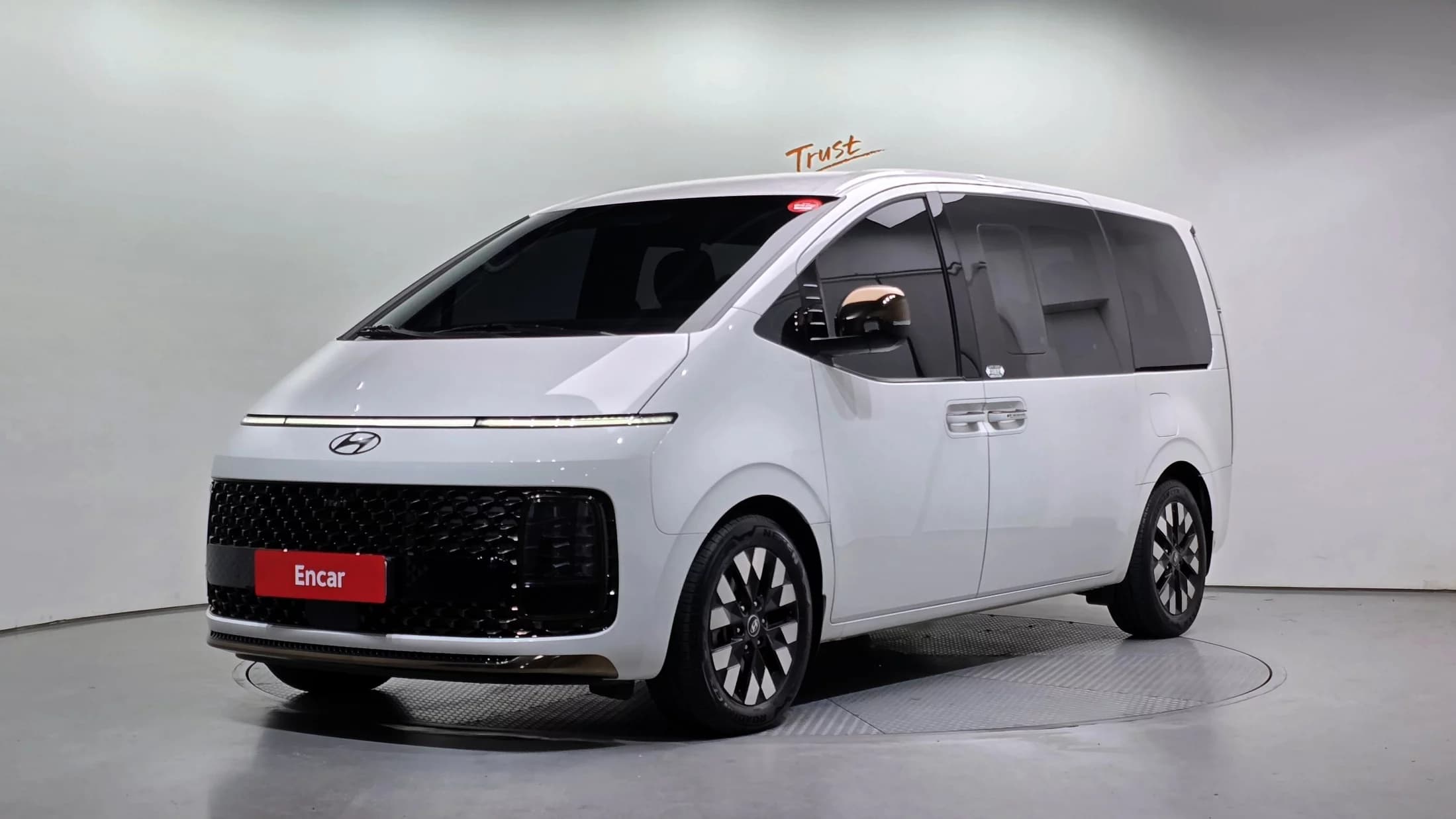 Hyundai Staria Lounge 9-Seater Inspiration, 2024 г. 40593 км.