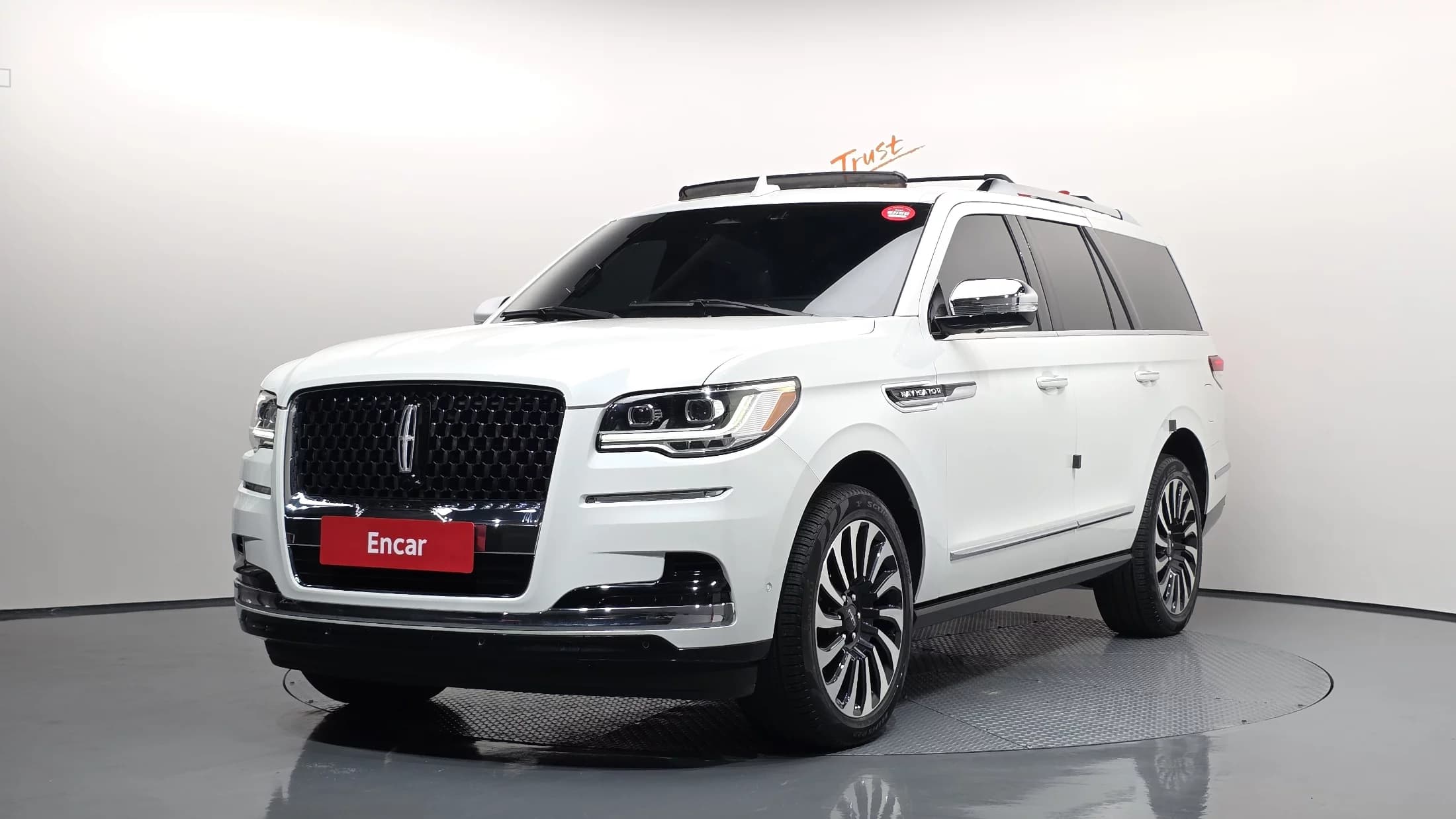 Lincoln NAVIGATOR 3.5L Black Label, 2023 г. 20967 км.
