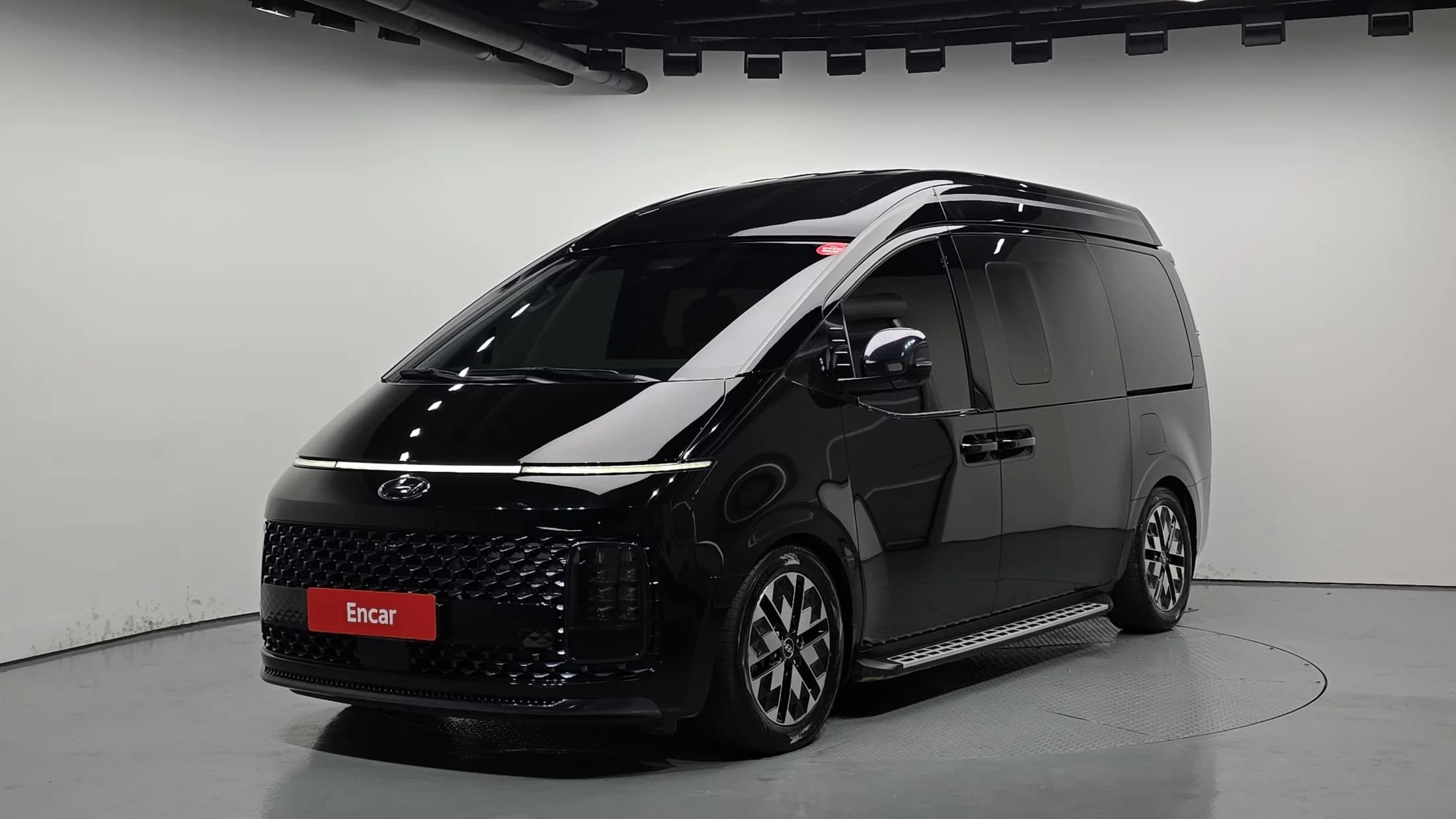 Hyundai Staria 4WD Lounge 9-Seater Limousine, 2022 г. 51542 км.