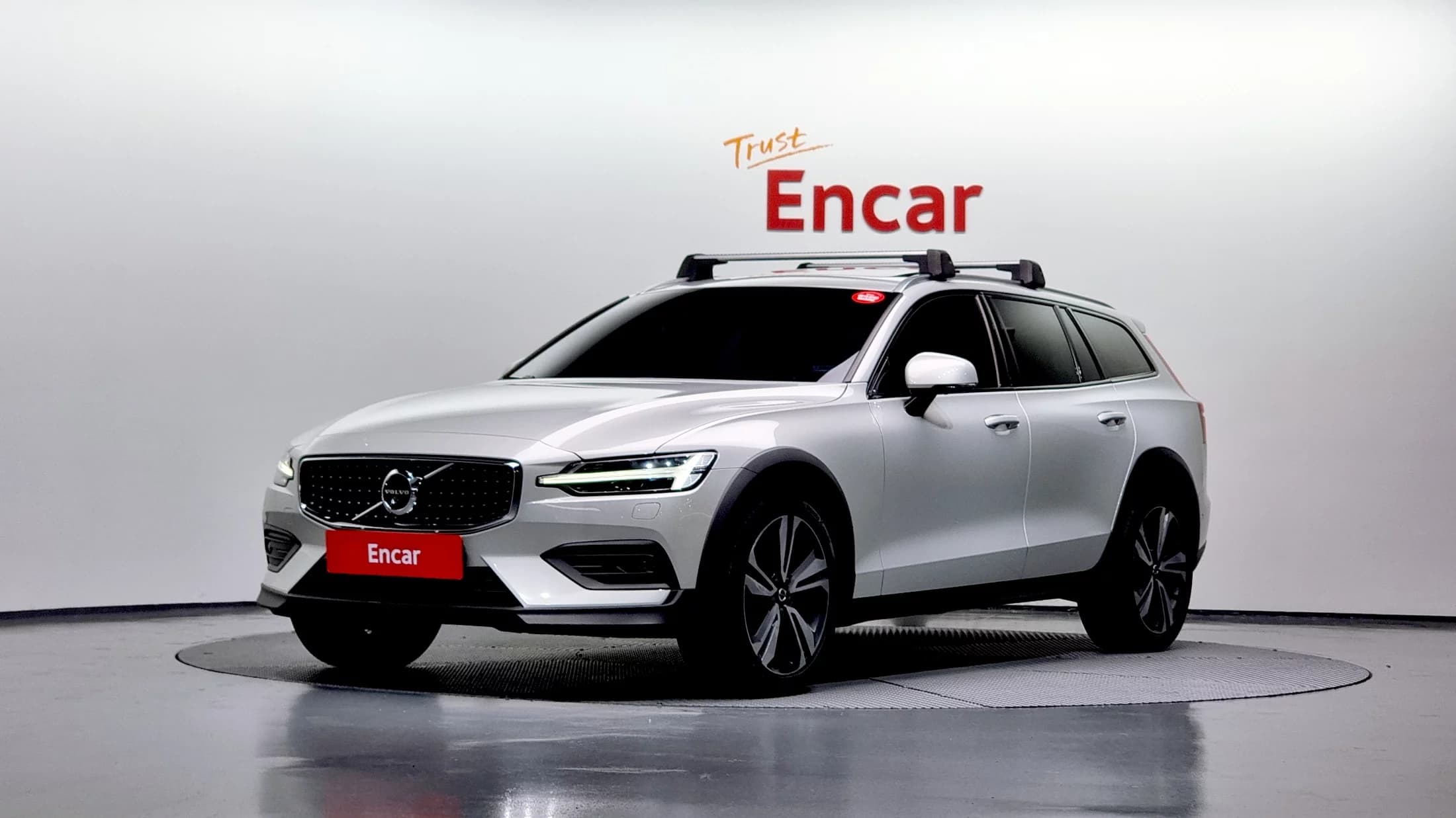 Volvo V60 B5 Pro AWD, 2021 г. 112409 км.