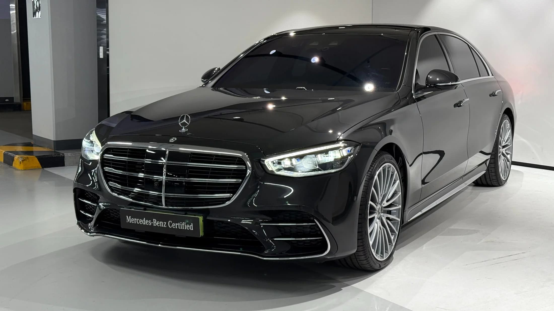Mercedes-Benz S-Class S500L 4MATIC, 2025 г. 4217 км.