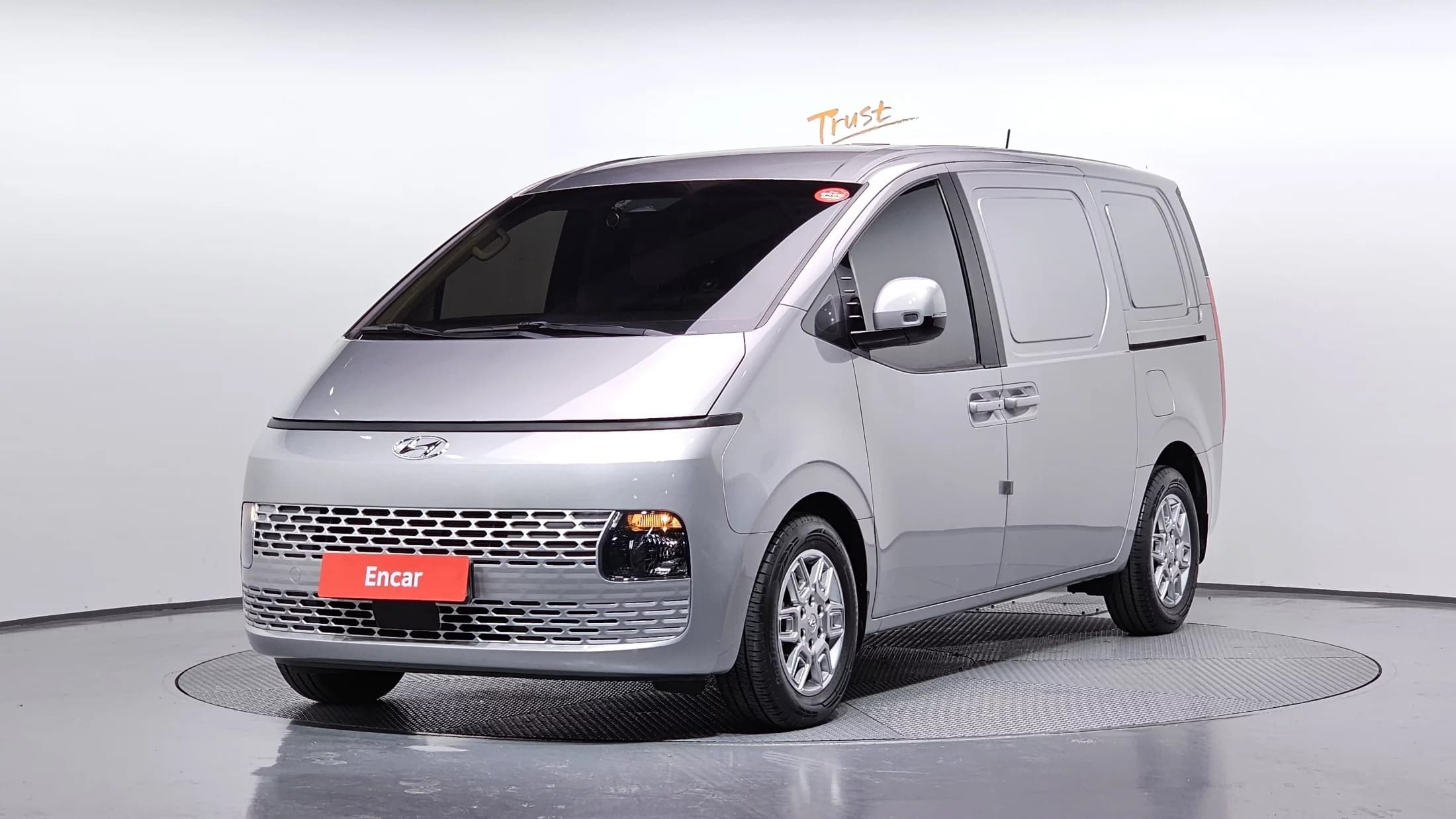 Hyundai Staria L3.5 Cargo 3-Seater Modern, 2021 г. 73920 км.