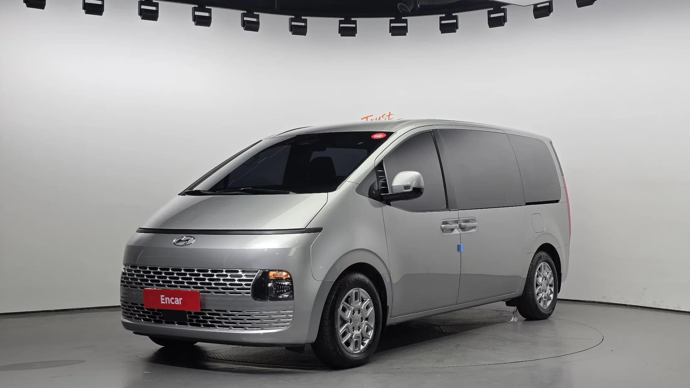 Hyundai Staria Tourer 11-Seater Modern, 2021 г. 68099 км.