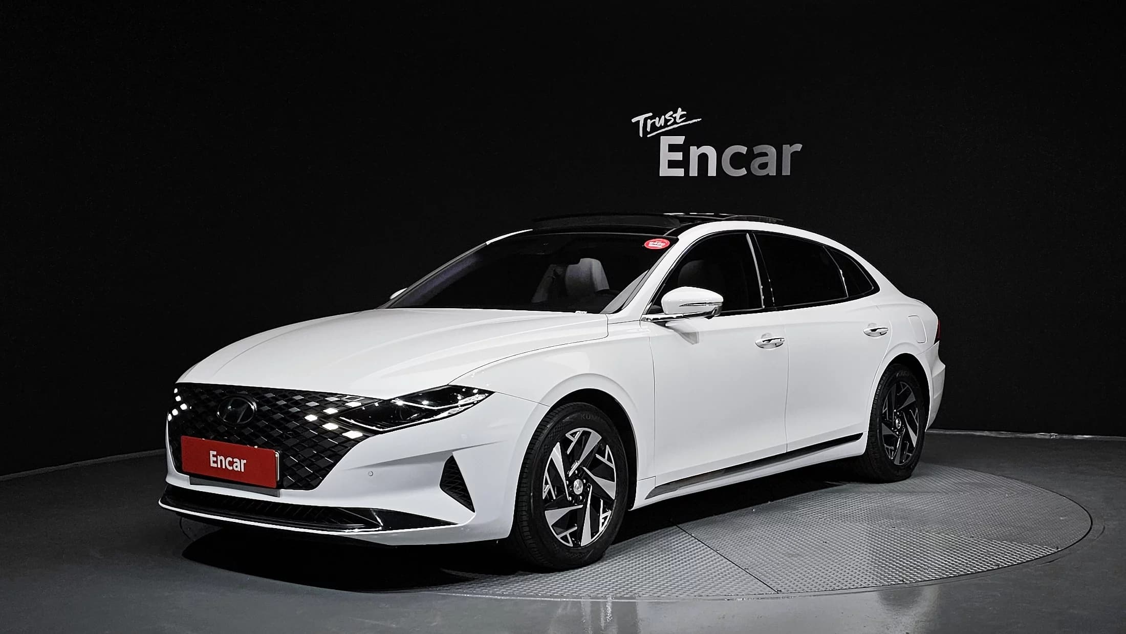 Hyundai Grandeur Le Blanc, гибрид, 2021 г. 61417 км.