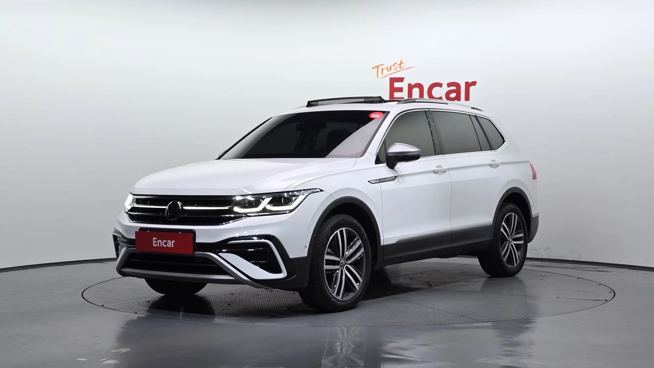 Volkswagen TIGUAN 2.0 TSI Prestige, 2022 г. 24781 км.