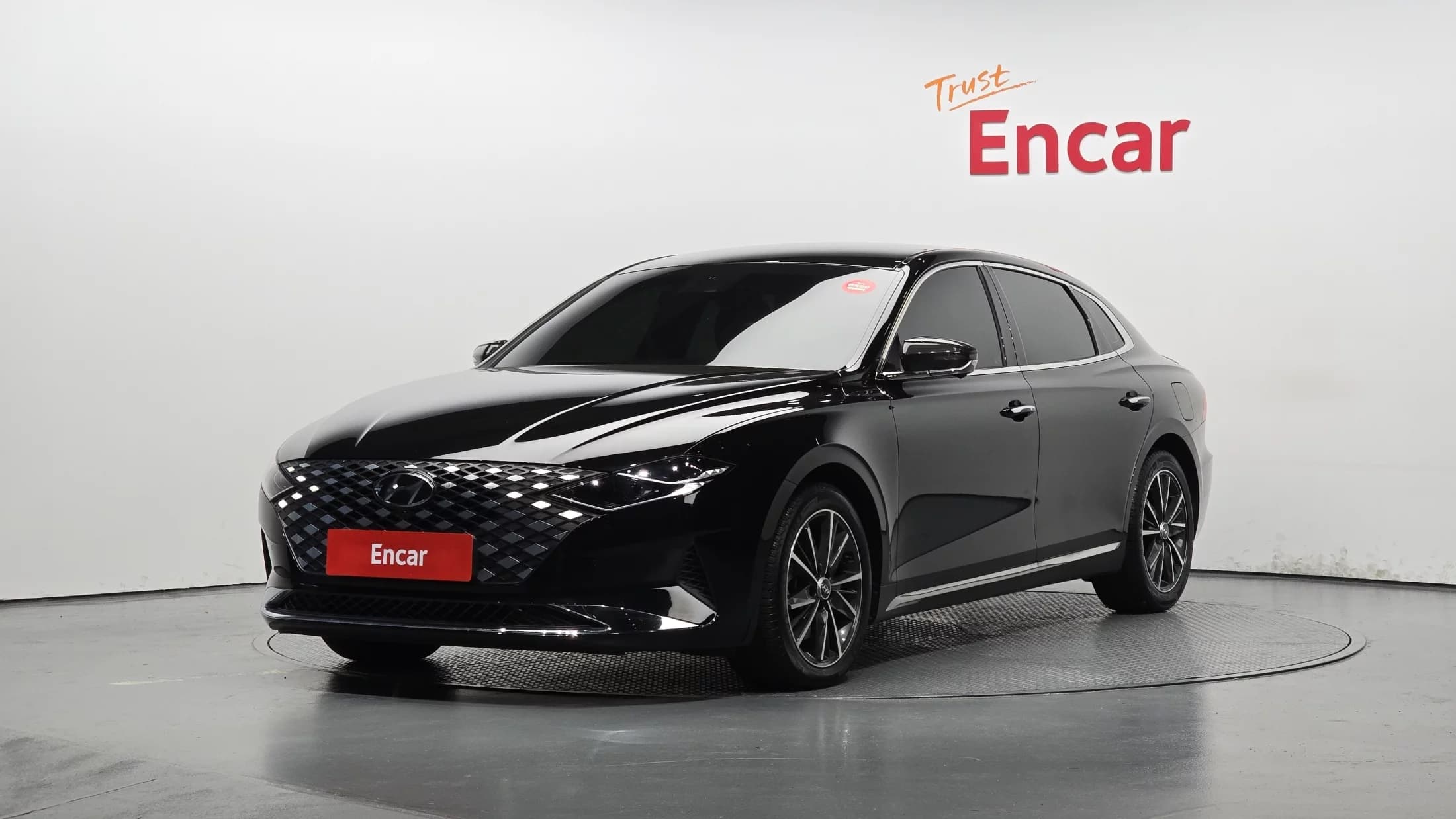Hyundai Grandeur 3.3 Le Blanc, 2022 г. 57736 км.