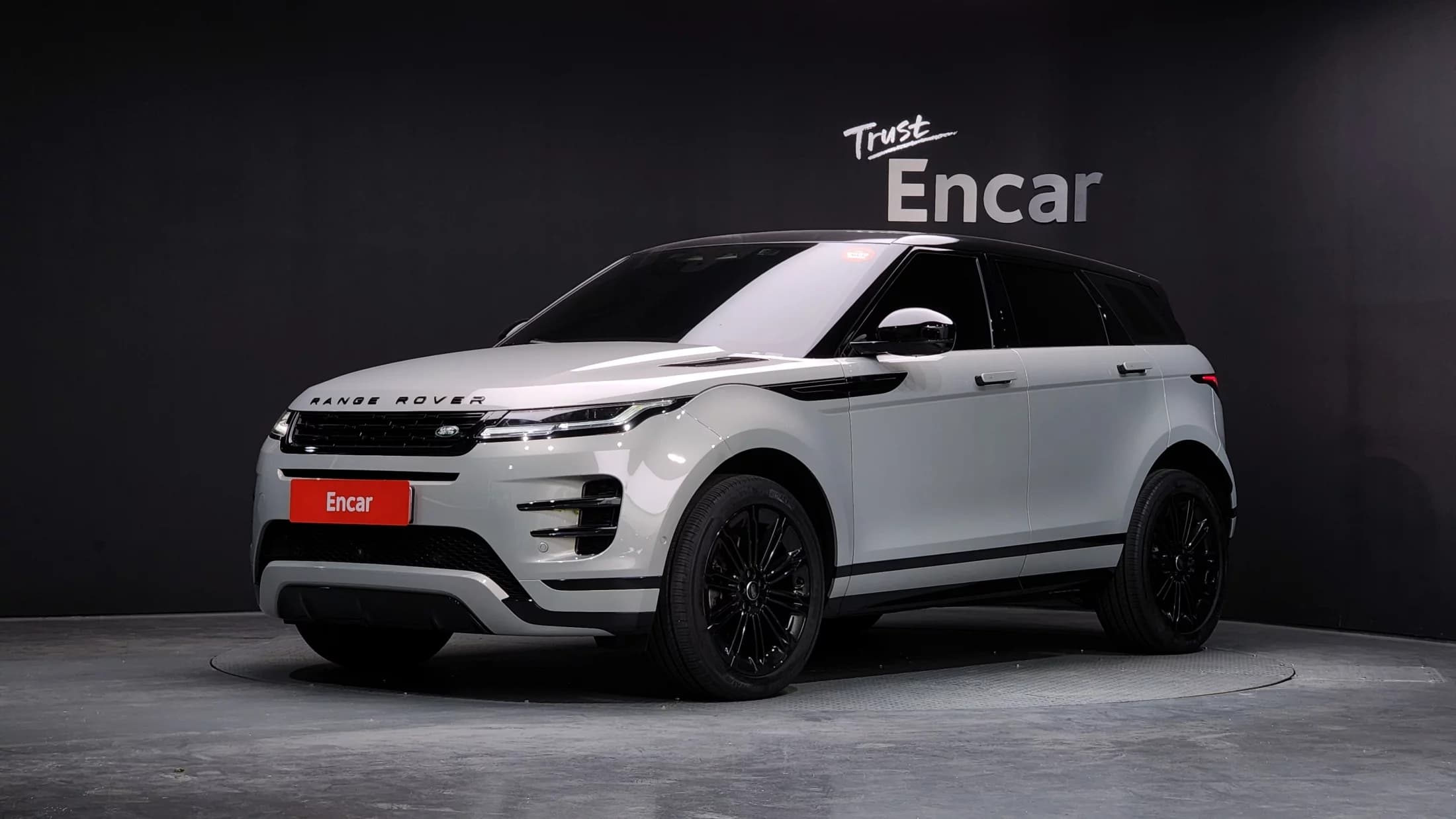 Land Rover RANGE ROVER EVOQUE P250 R-Dynamic SE, 2024 г. 13687 км.