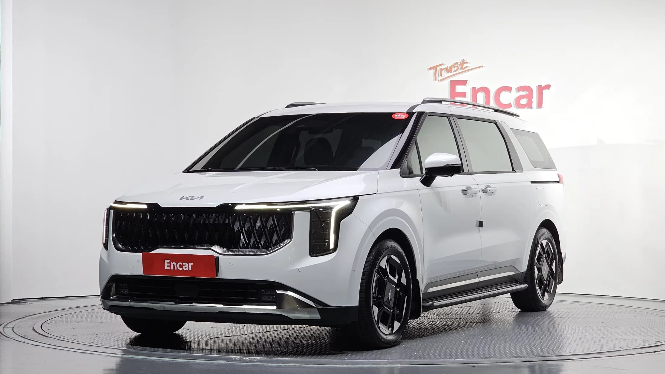 Kia Carnival Gasoline 9-Seater Signature, 2024 г. 10731 км.