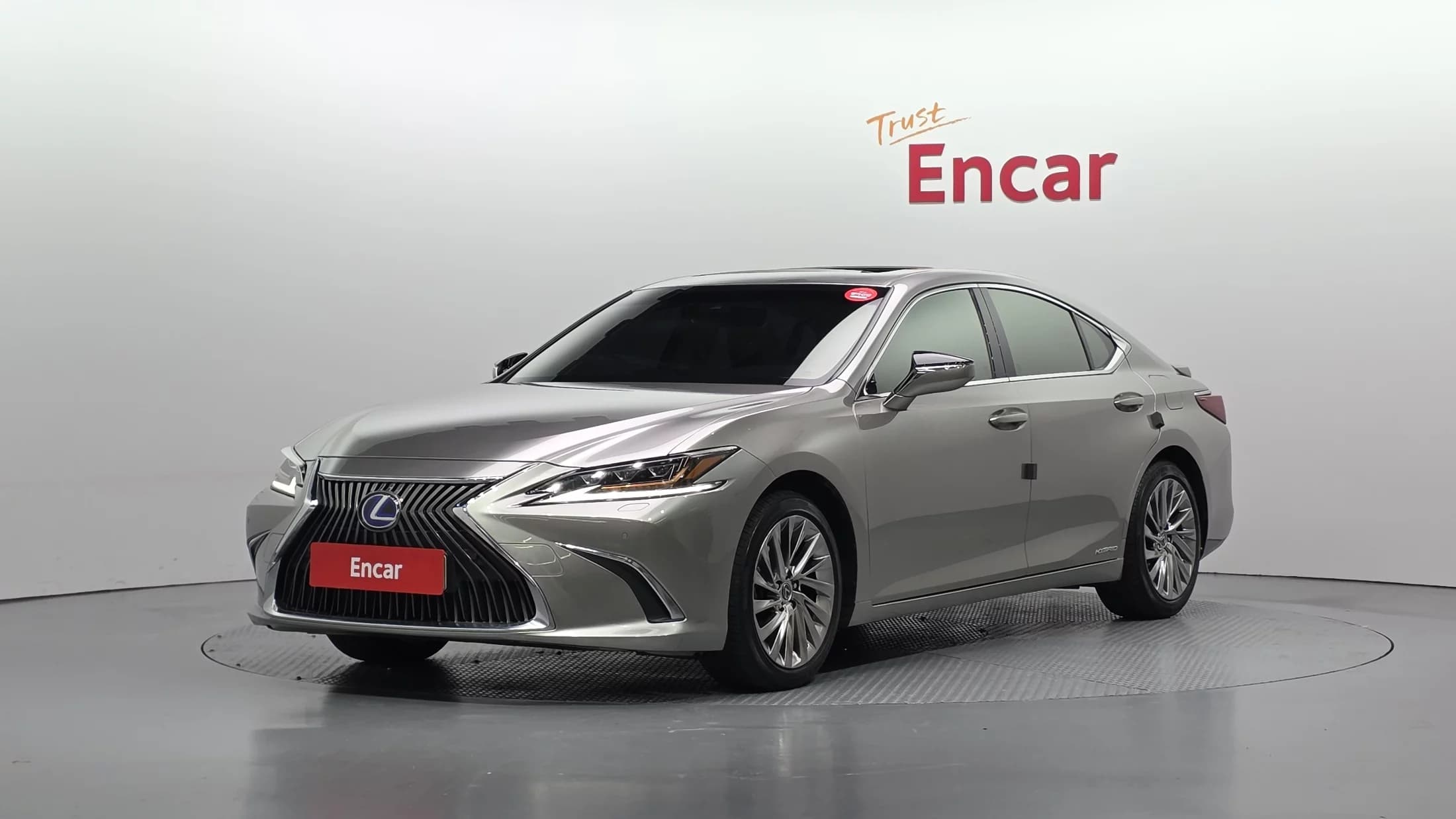Lexus ES300h Executive, гибрид, 2021 г. 82871 км.