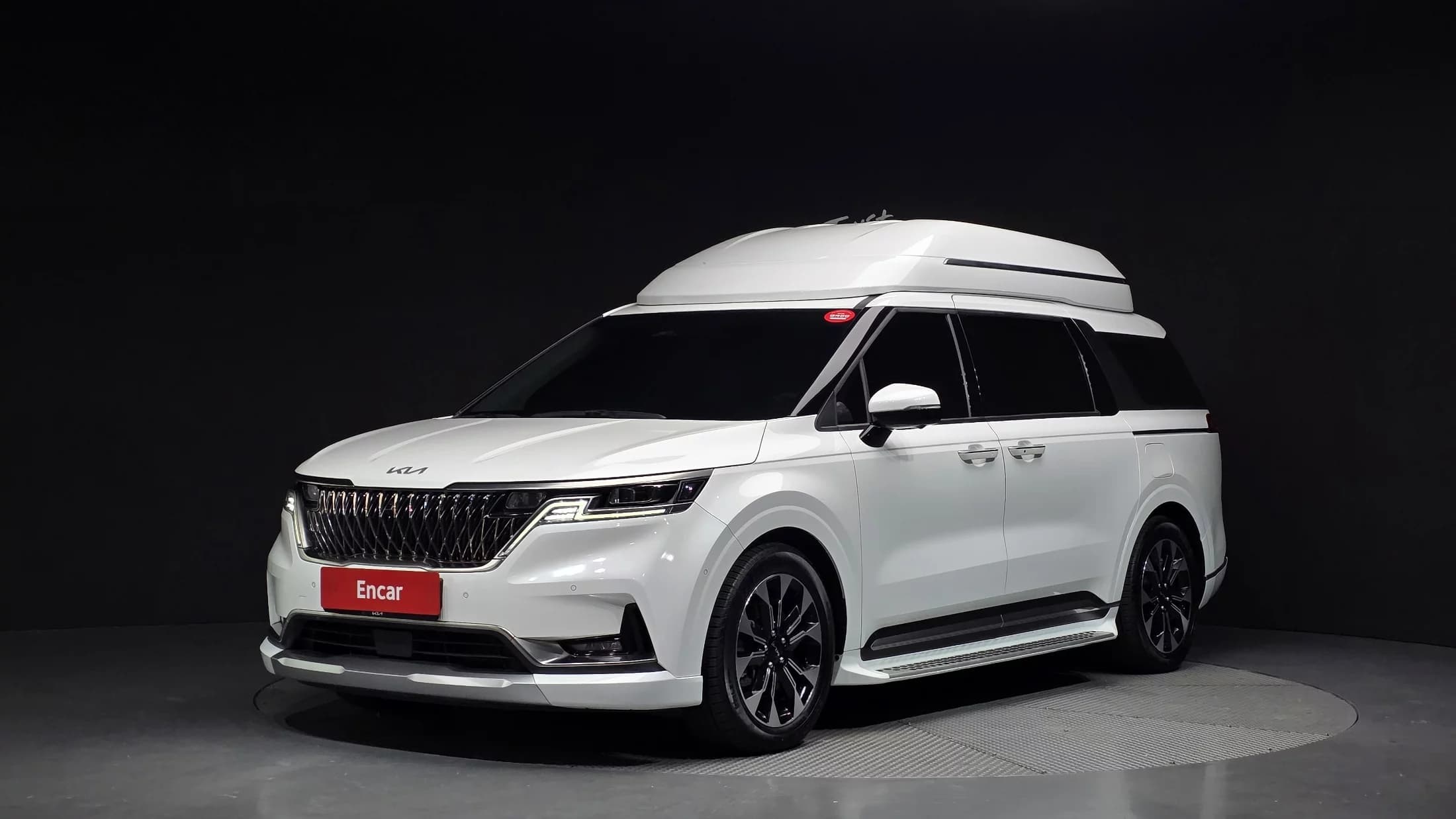 Kia Carnival Gasoline 9-Seater Hi-Limousine Signature, 2023 г. 58680 км.