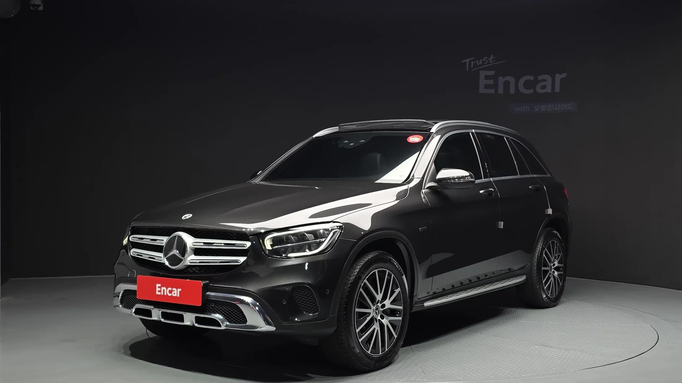 Mercedes-Benz GLC-Class GLC300e 4MATIC, гибрид, 2021 г. 127737 км.