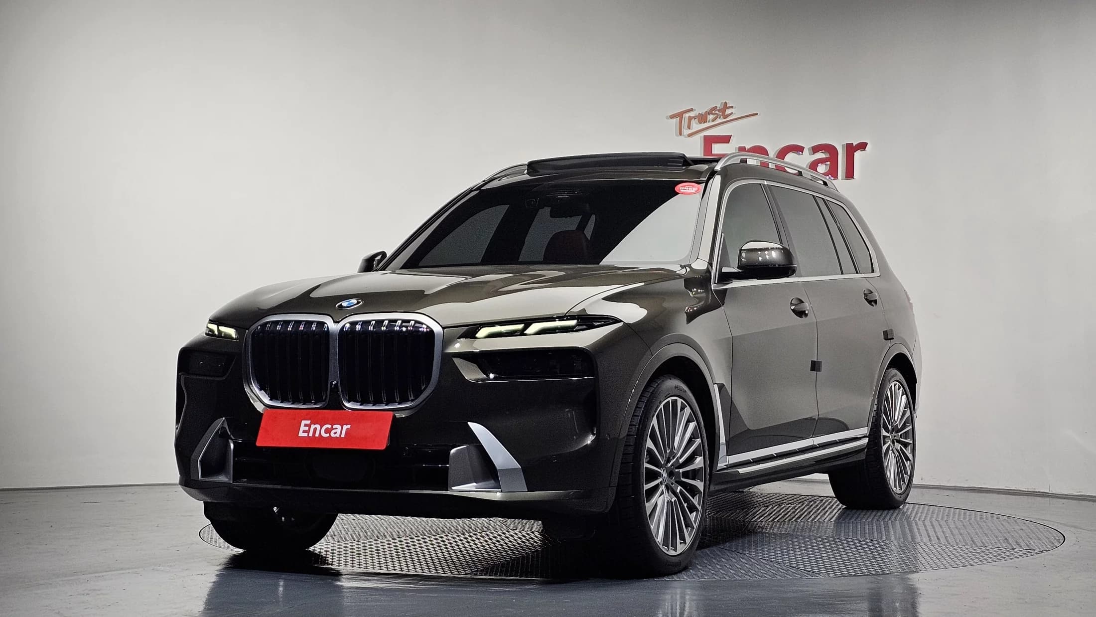 BMW X7 xDrive 40i Design Pure Excellence 6-Seater, 2023 г. 61120 км.