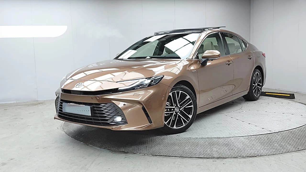 Toyota CAMRY 2.5 XLE Premium Hybrid, гибрид, 2024 г. 12515 км.