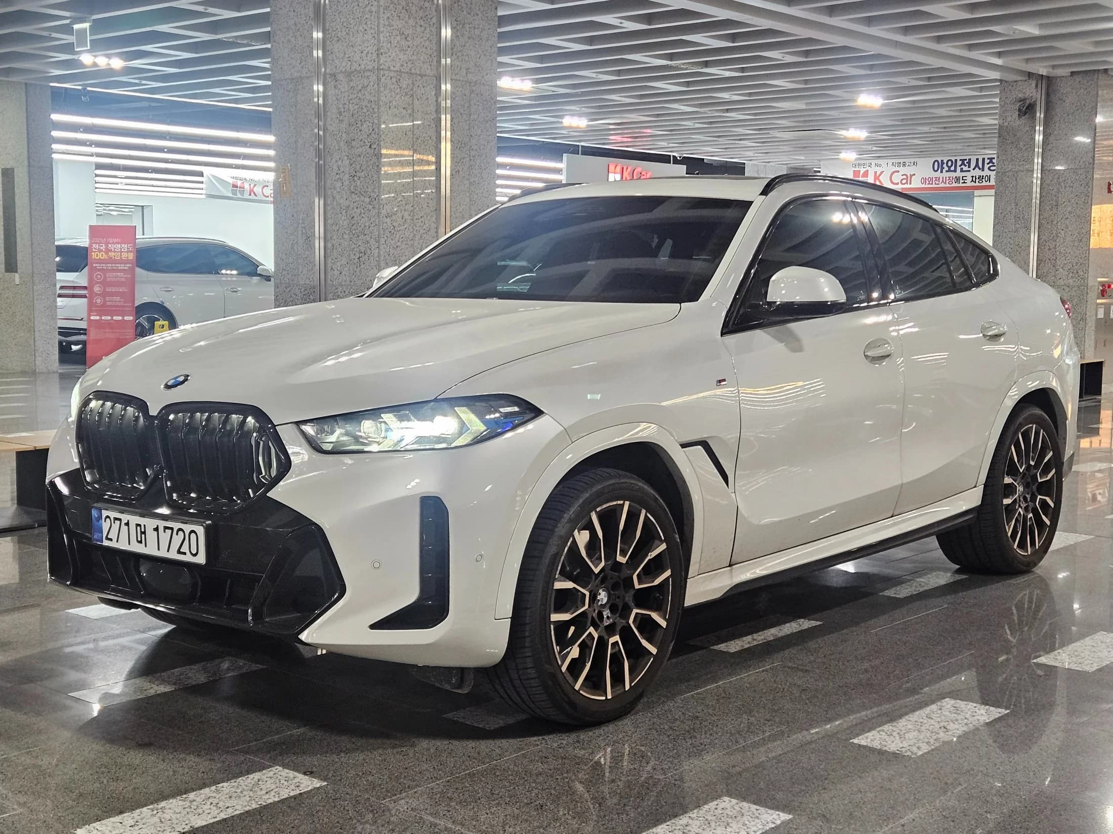 BMW X6 xDrive40i M Sport, 2024 г. 15859 км.