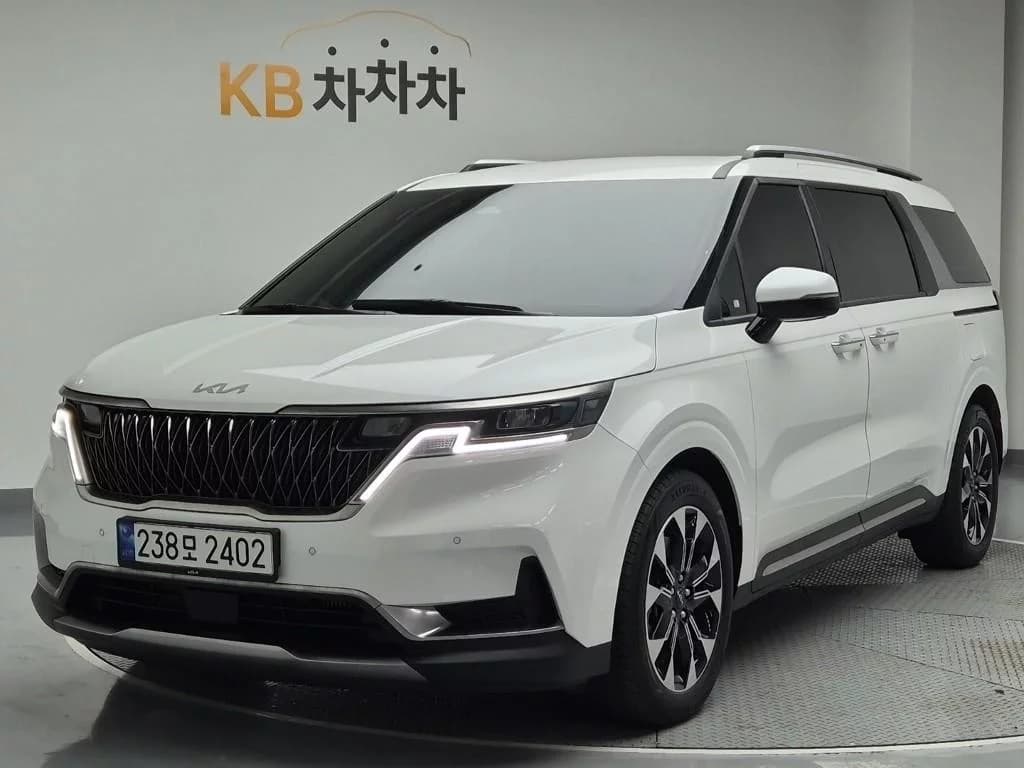 Kia Carnival 7-Seater Outdoor Noblesse, 2023 г. 23658 км.