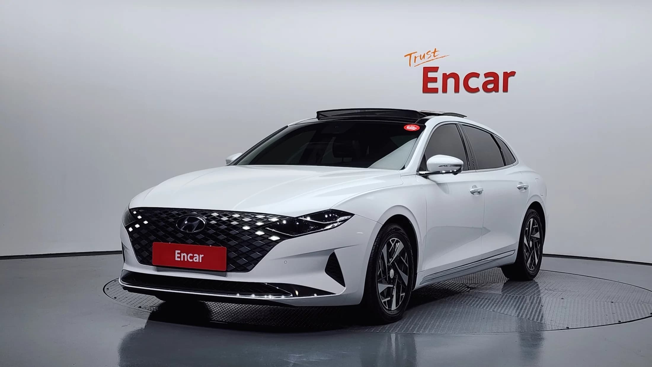 Hyundai Grandeur Le Blanc, гибрид, 2021 г. 82635 км.