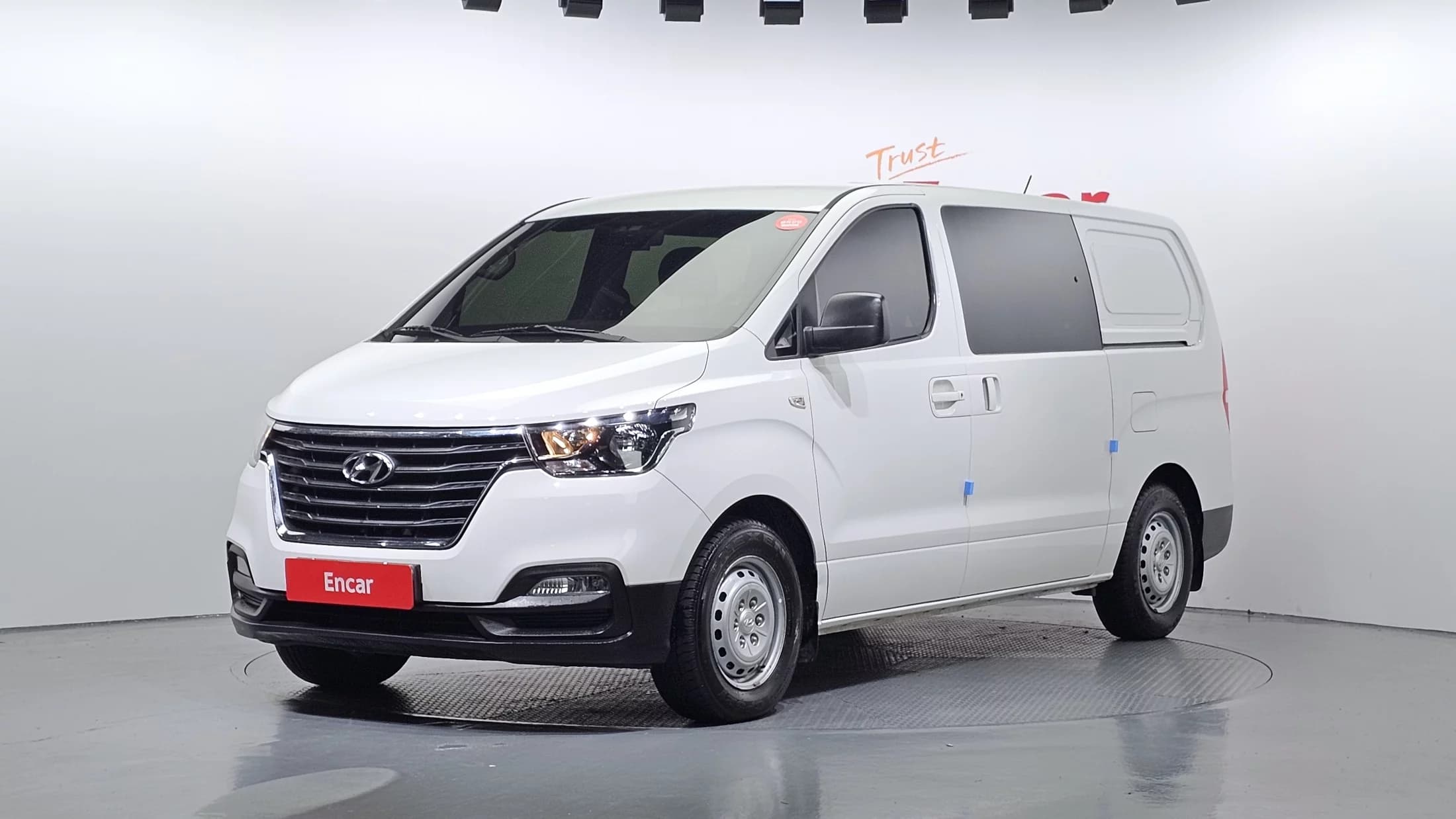 Hyundai Starex Van 5-Seater Style, 2021 г. 89818 км.