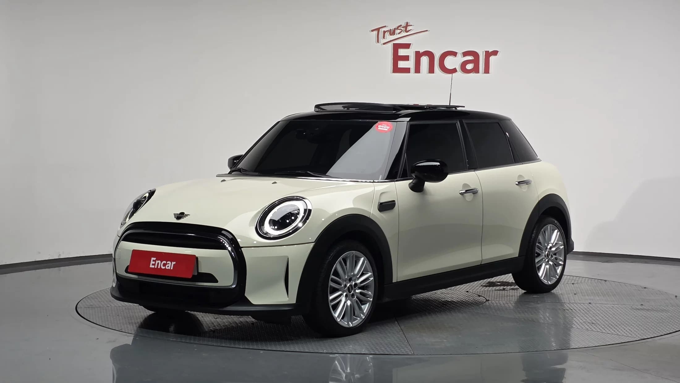 MINI Cooper 5Door Classic Plus Launch Pack Third Generation, 2021 г. 20618 км.