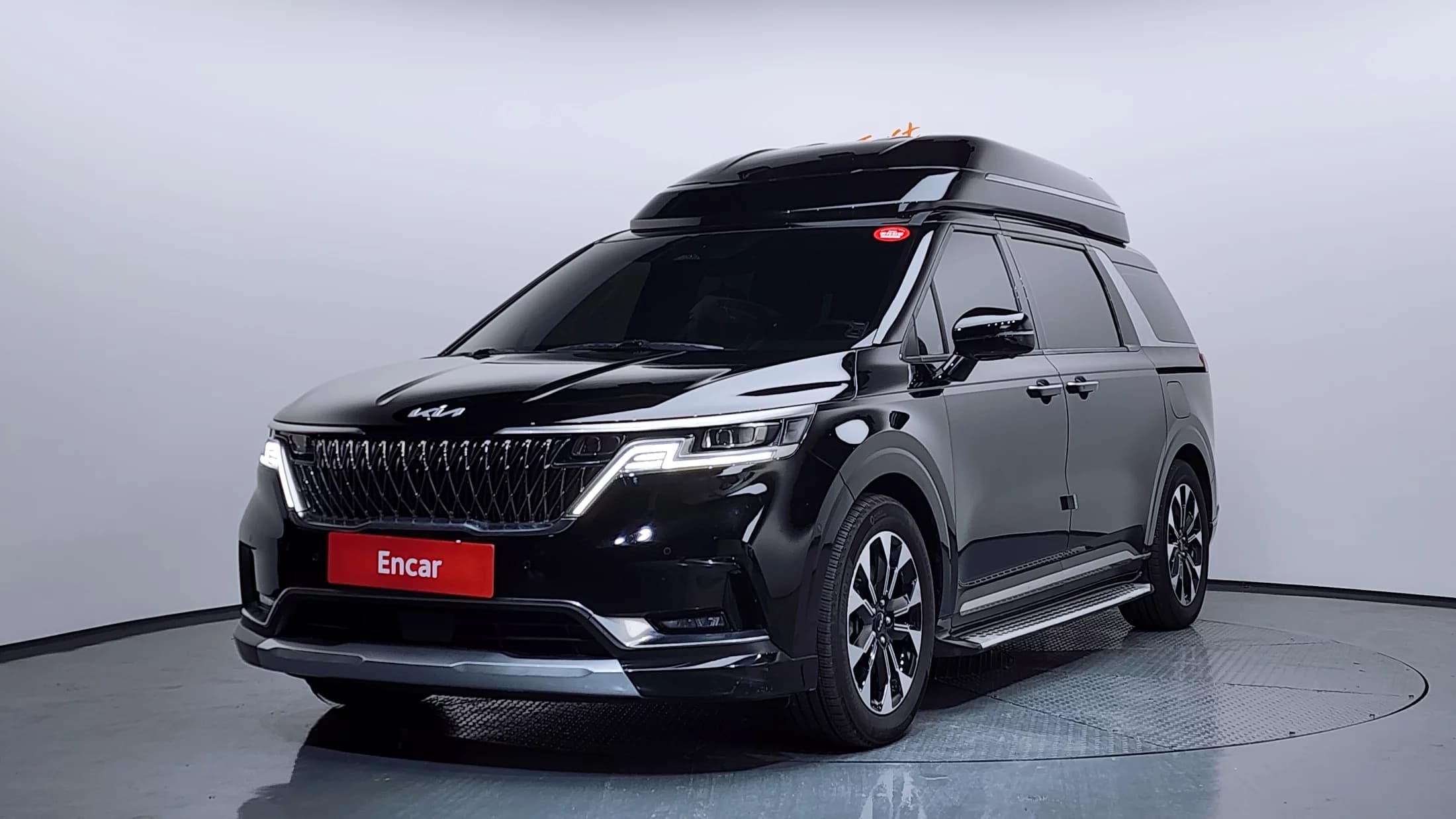 Kia Carnival 7-Seater Hi-Limousine Signature, 2023 г. 77089 км.