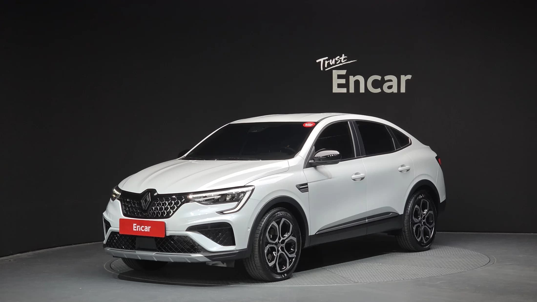 Renault ARKANA 1.6 E-TECH Iconic, гибрид, 2024 г. 17766 км.