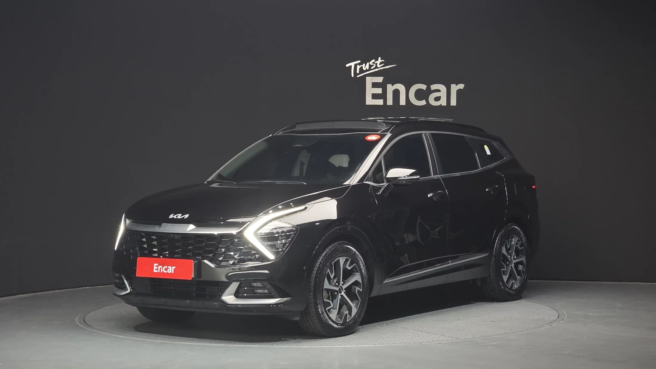 Kia Sportage Signature 4WD, гибрид, 2024 г. 23409 км.