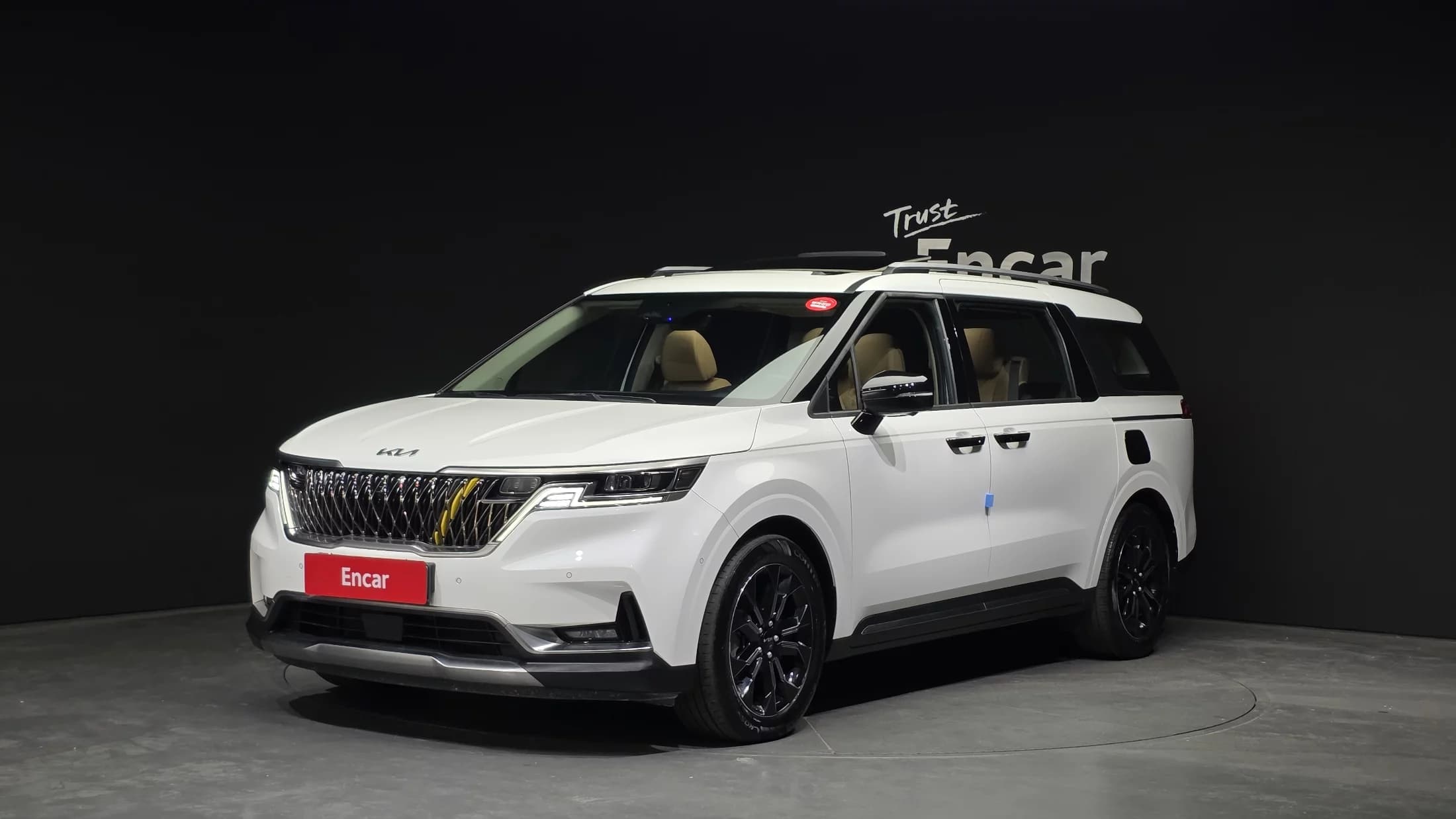 Kia Carnival Gasoline 7-Seater Signature, 2022 г. 42040 км.