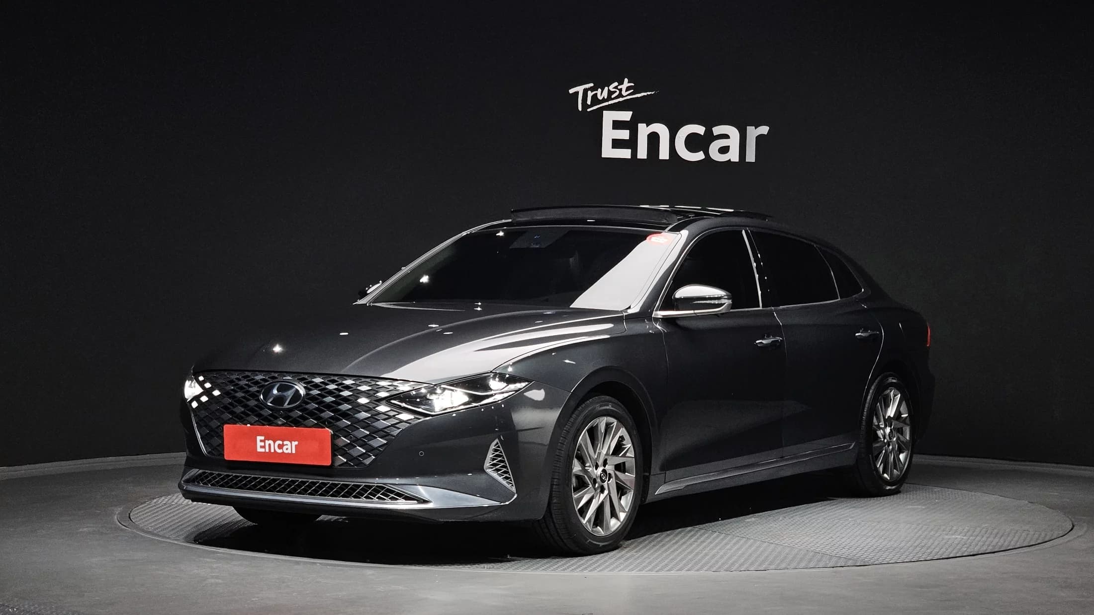 Hyundai Grandeur Calligraphy, гибрид, 2021 г. 98584 км.